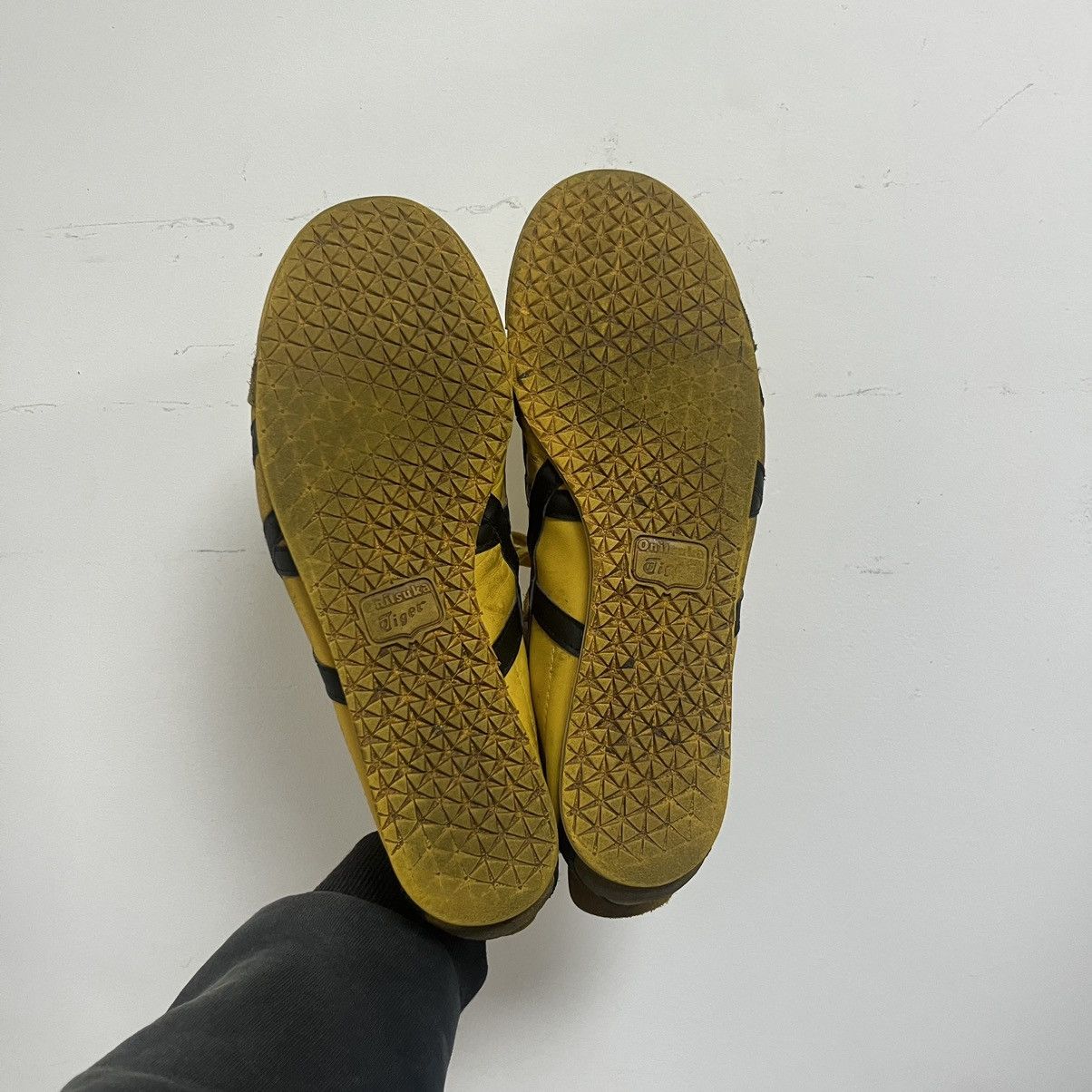 Asics Vintage ASICS Tiger Onitsuka Leather Sneakers shoes Yellow Size US 8 / EU 41 - 6 Thumbnail