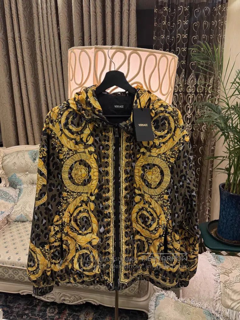 Versace Versace Main line sunscreen jacket Size US XS / EU 42 / 0 - 1 Thumbnail