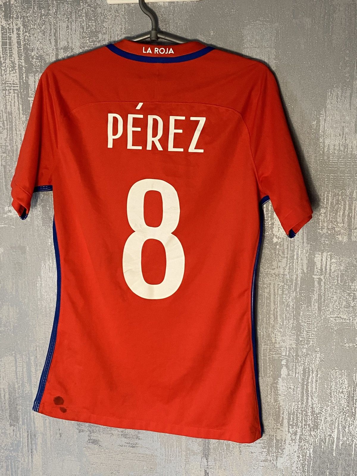 Nike Match Worn Chile Nike Soccer Jersey 2018 Perez #8 Football Size US M / EU 48-50 / 2 - 9 Thumbnail