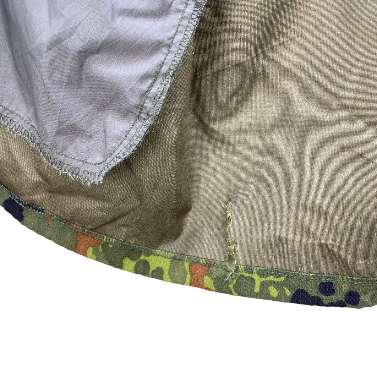 Other Vintage 1993 Germany Army Camouflage Hooded Jacket Size US L / EU 52-54 / 3 - 6 Thumbnail