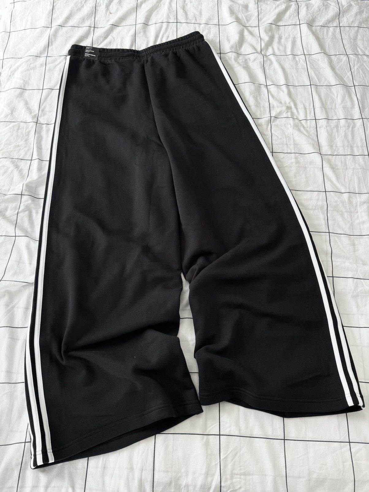 Adidas Unisex Adidas Balenciaga Style baggy Cotton Track Sweatpants Size US 33 - 16 Thumbnail