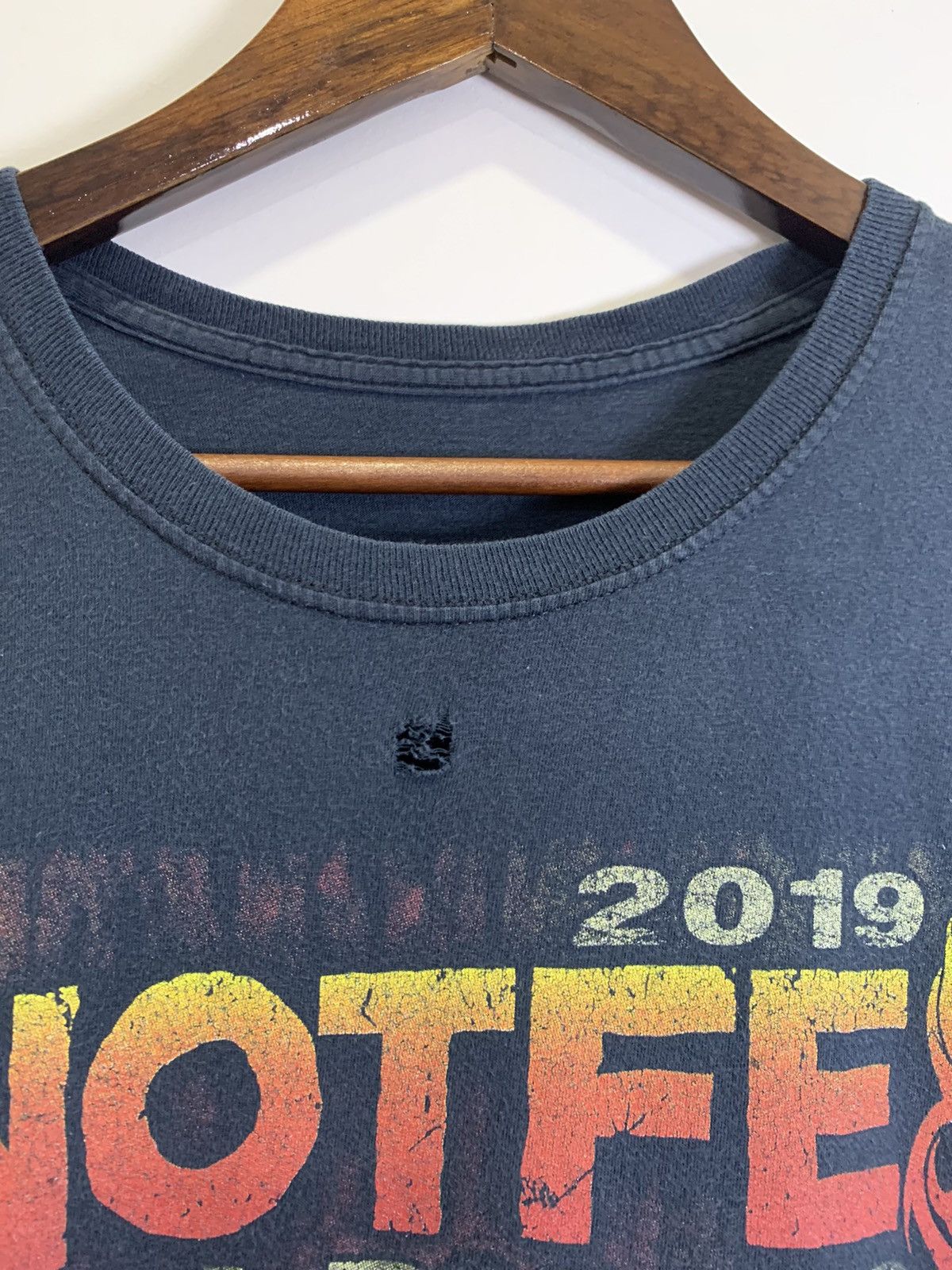 Band Tees 2019 Knotfest Roadshow Slipknot Tshirt Size US L / EU 52-54 / 3 - 4 Thumbnail