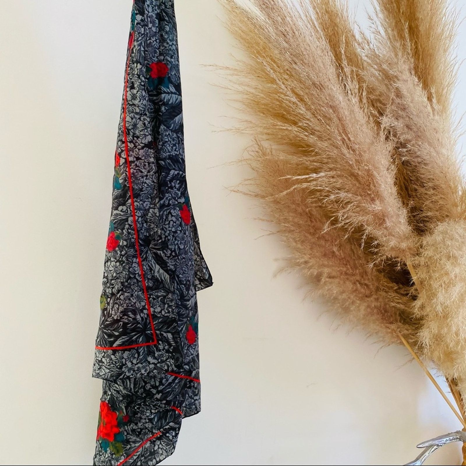 Vintage VINTAGE Dark Light Grey Black Red Floral Printed Scarf Wrap Size ONE SIZE - 3 Thumbnail