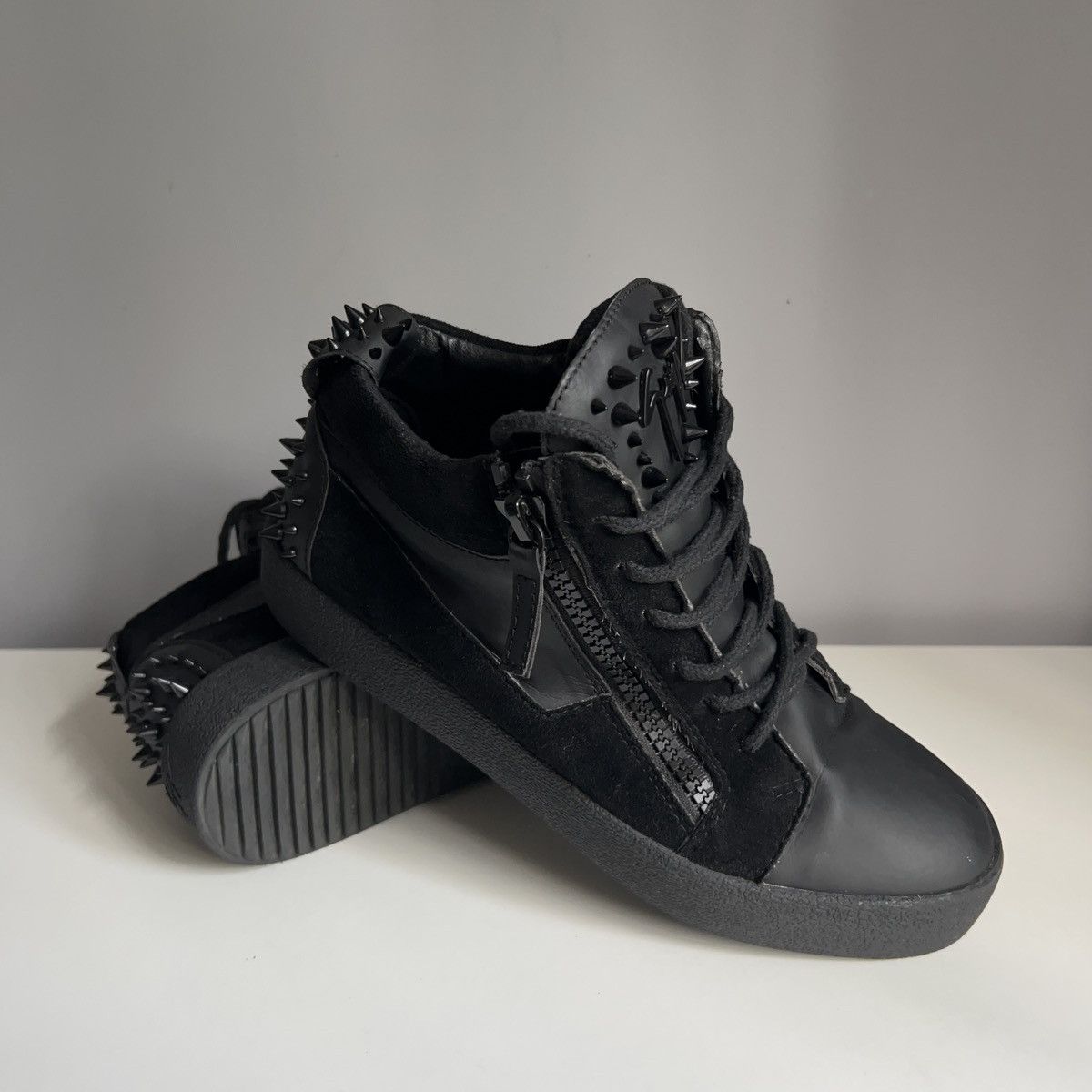 Giuseppe Zanotti × Luxury Giuseppe Zanotti Hi Top Spikes  display picture 2