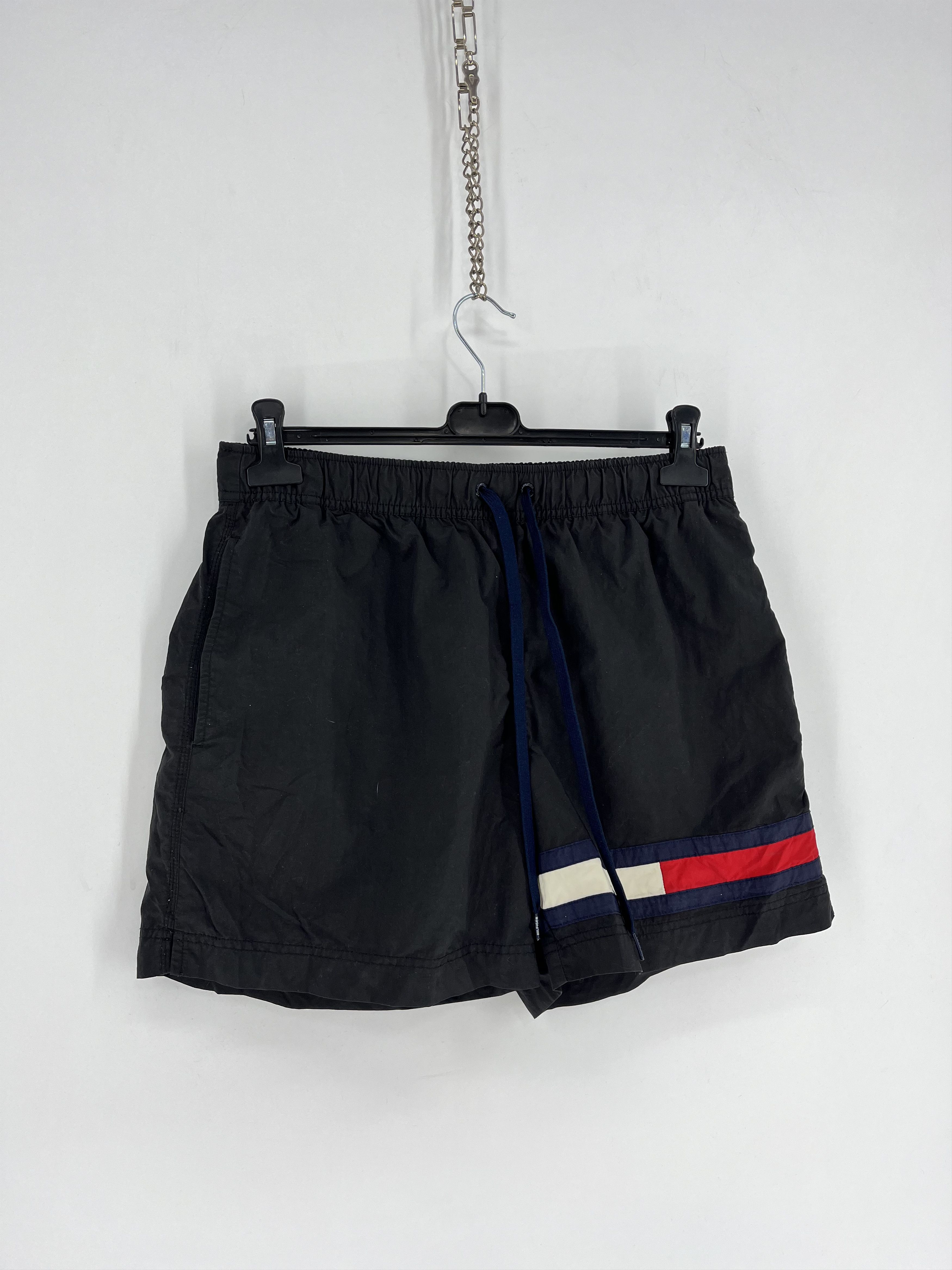 Tommy Hilfiger 90s Vintage Tommy Hilfiger Navy Nylon Big Logo Shorts Travis Size US 34 / EU 50 - 2 Thumbnail