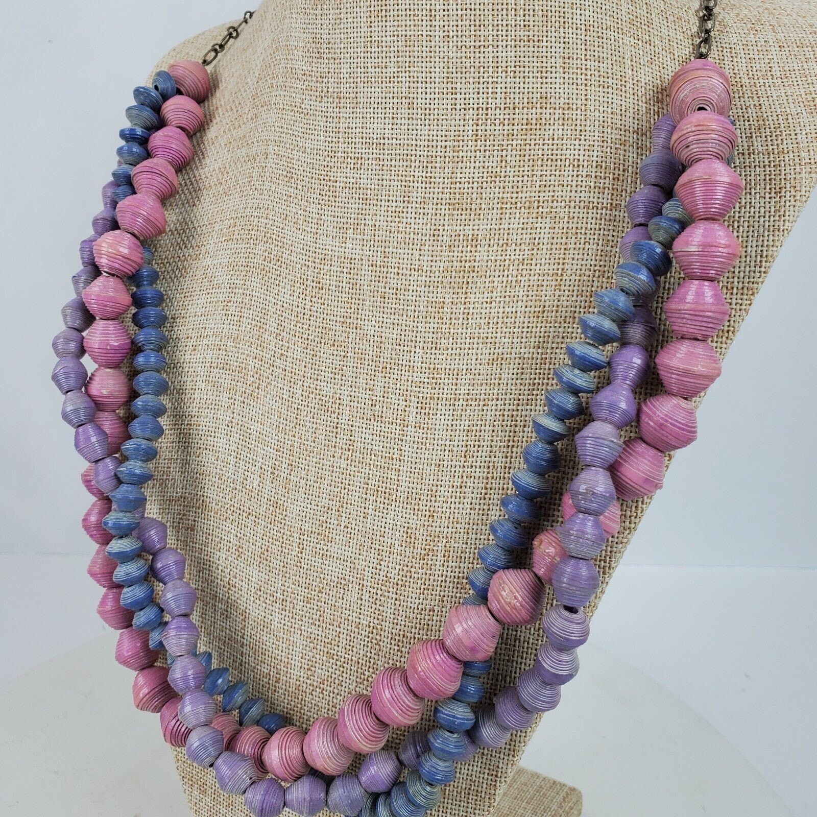 The Unbranded Brand Casual Career Paper Bead Necklace 36 Inch Pink Lavender Blue Size ONE SIZE - 3 Thumbnail