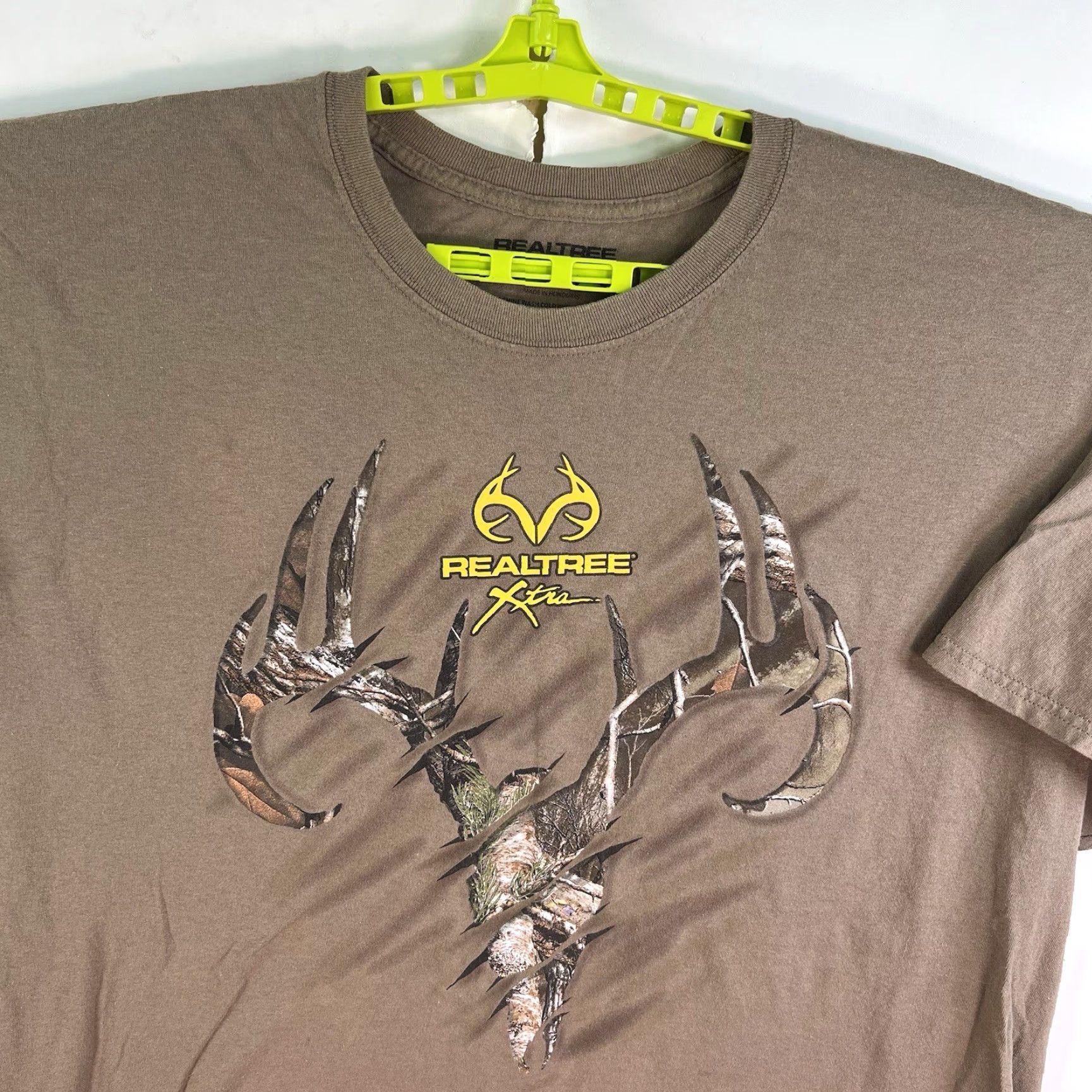 Realtree Realtree Deer Skull Camouflage T-Shirt Mens 3XL Tan Outdoor Adventure Size US XXL / EU 58 / 5 - 3 Thumbnail