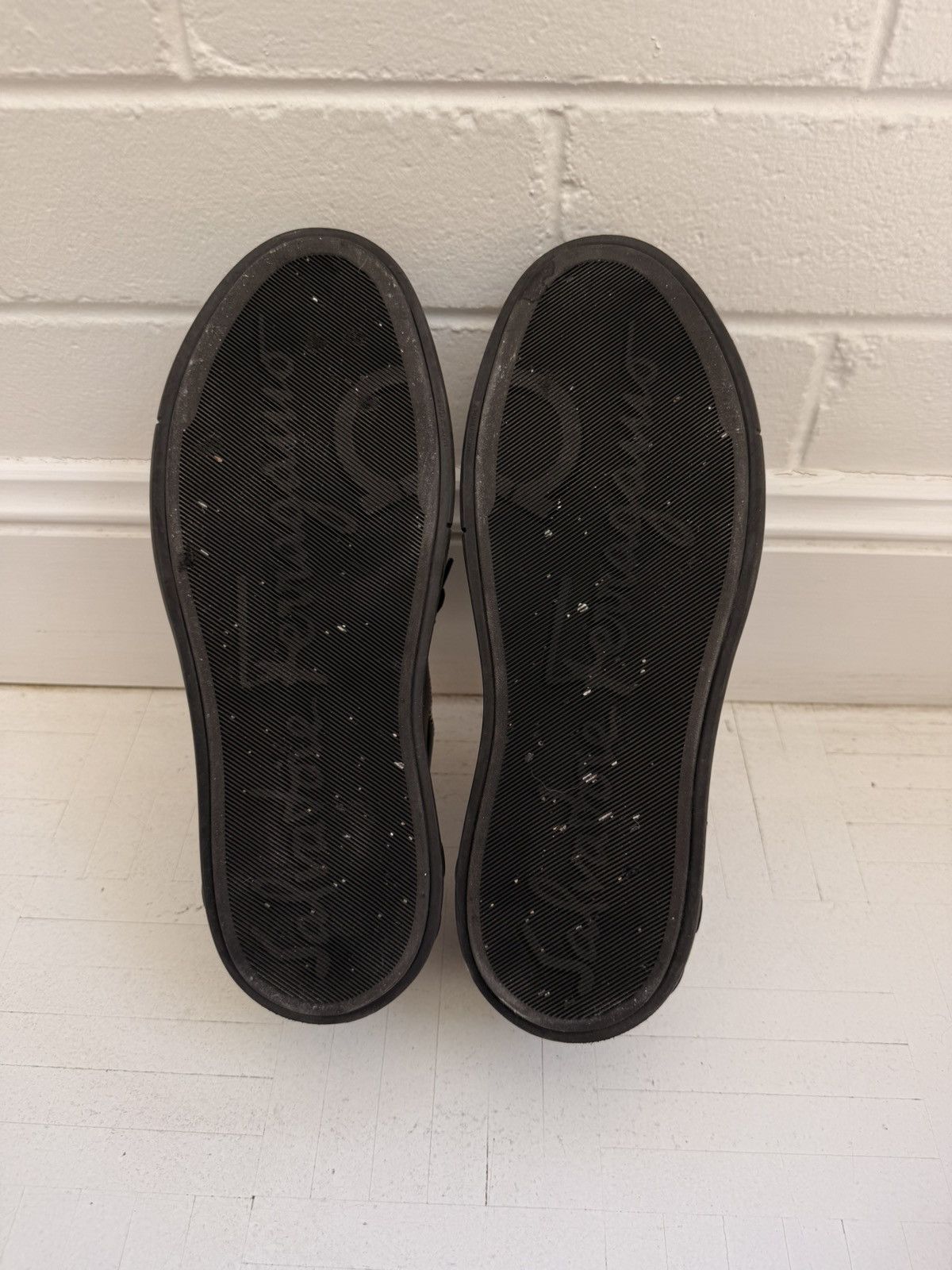 Salvatore Ferragamo Fergamo sneakers barely worn Size US 8.5 / EU 41-42 - 22 Thumbnail