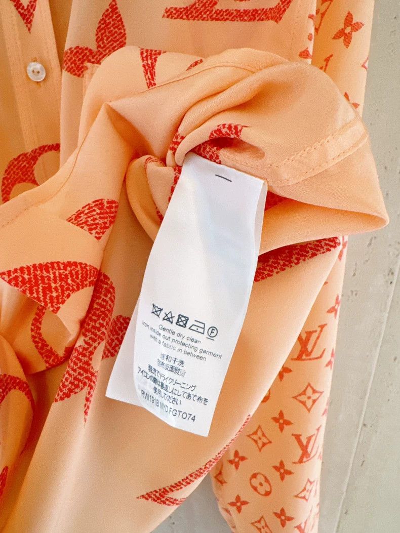 Louis Vuitton Louis Vuitton size 38 Silk shirt with full logo shirt 2503 Size US M / EU 48-50 / 2 - 9 Thumbnail