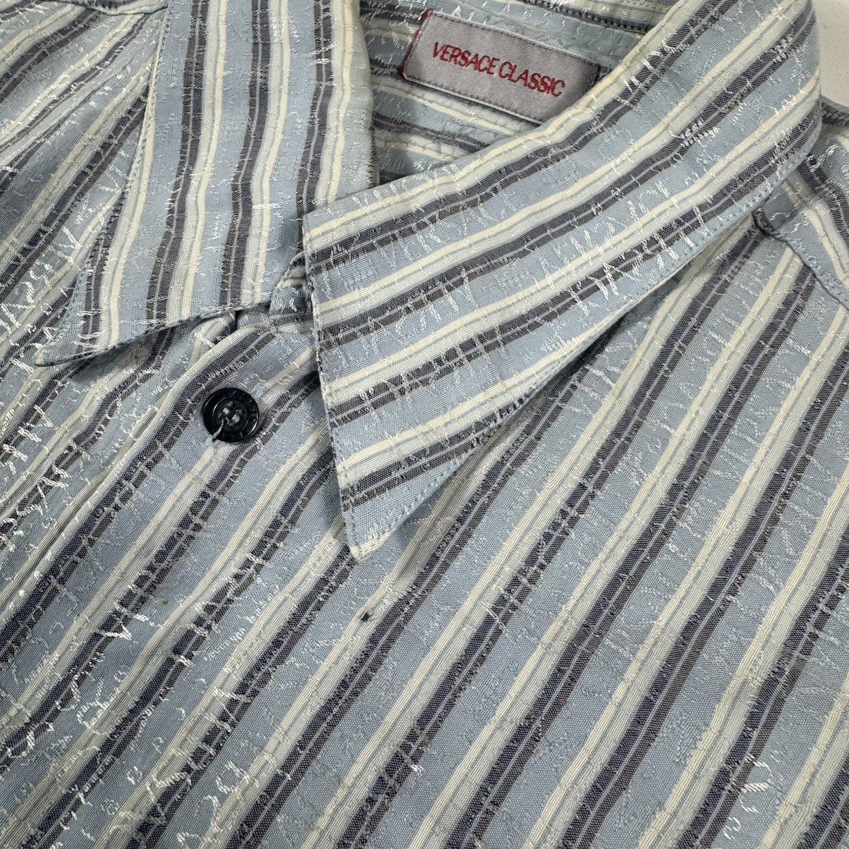 Versace vintage 90s versace monogrammed shirt very rare Size US S / EU 44-46 / 1 - 6 Thumbnail
