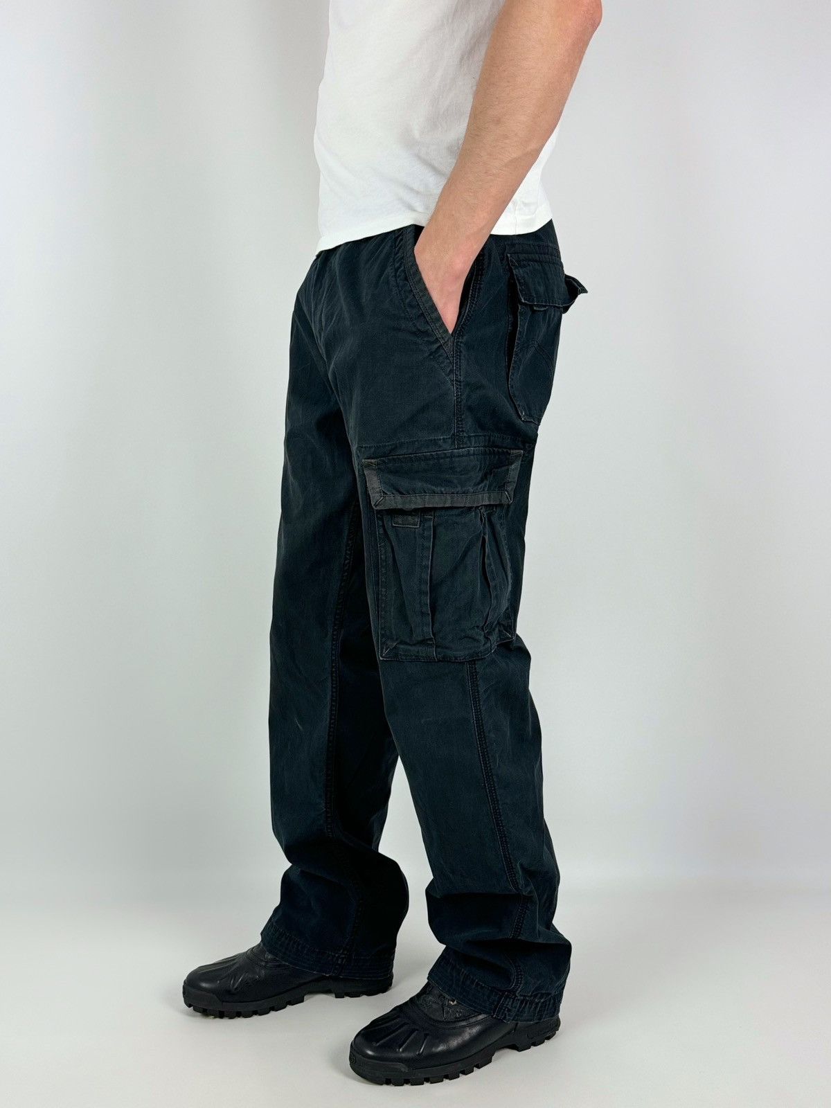 Levi's Y2K Vintage Levi’s Black Cargo Pants Size US 33 - 1 Thumbnail