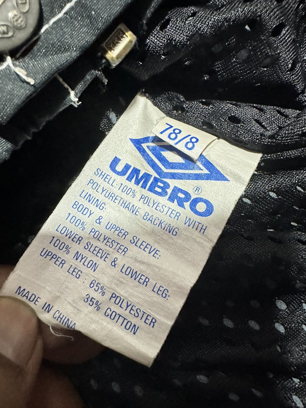 Umbro Vtg 96-97 manchester united traning jacket Size US L / EU 52-54 / 3 - 4 Thumbnail