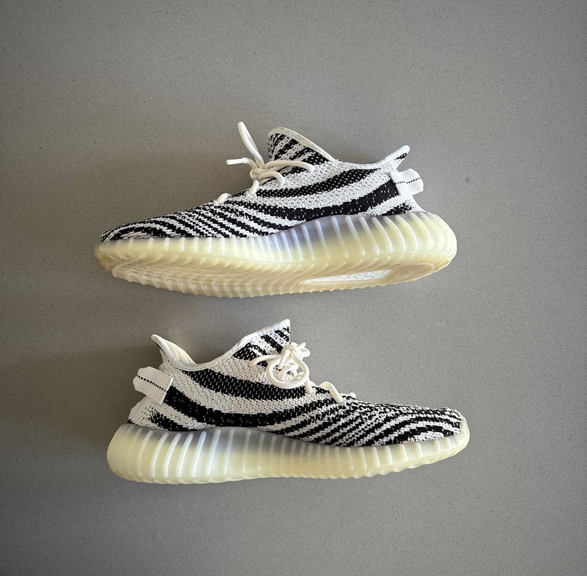 Yeezy Boost 350 V2 Zebra Size US 11 / EU 44 - 2 Thumbnail