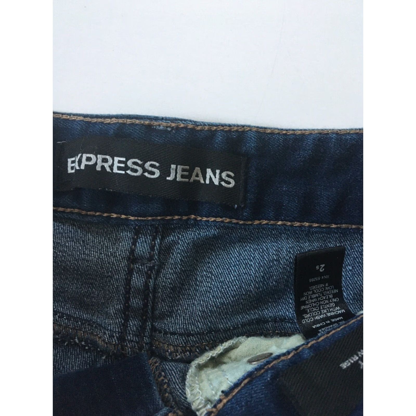 Express Express Women's Low Rise Cut-Off Distressed Denim Jean Shorts Sz 2 Skinny Stella Size 26" / US 2 / IT 38 - 5 Thumbnail