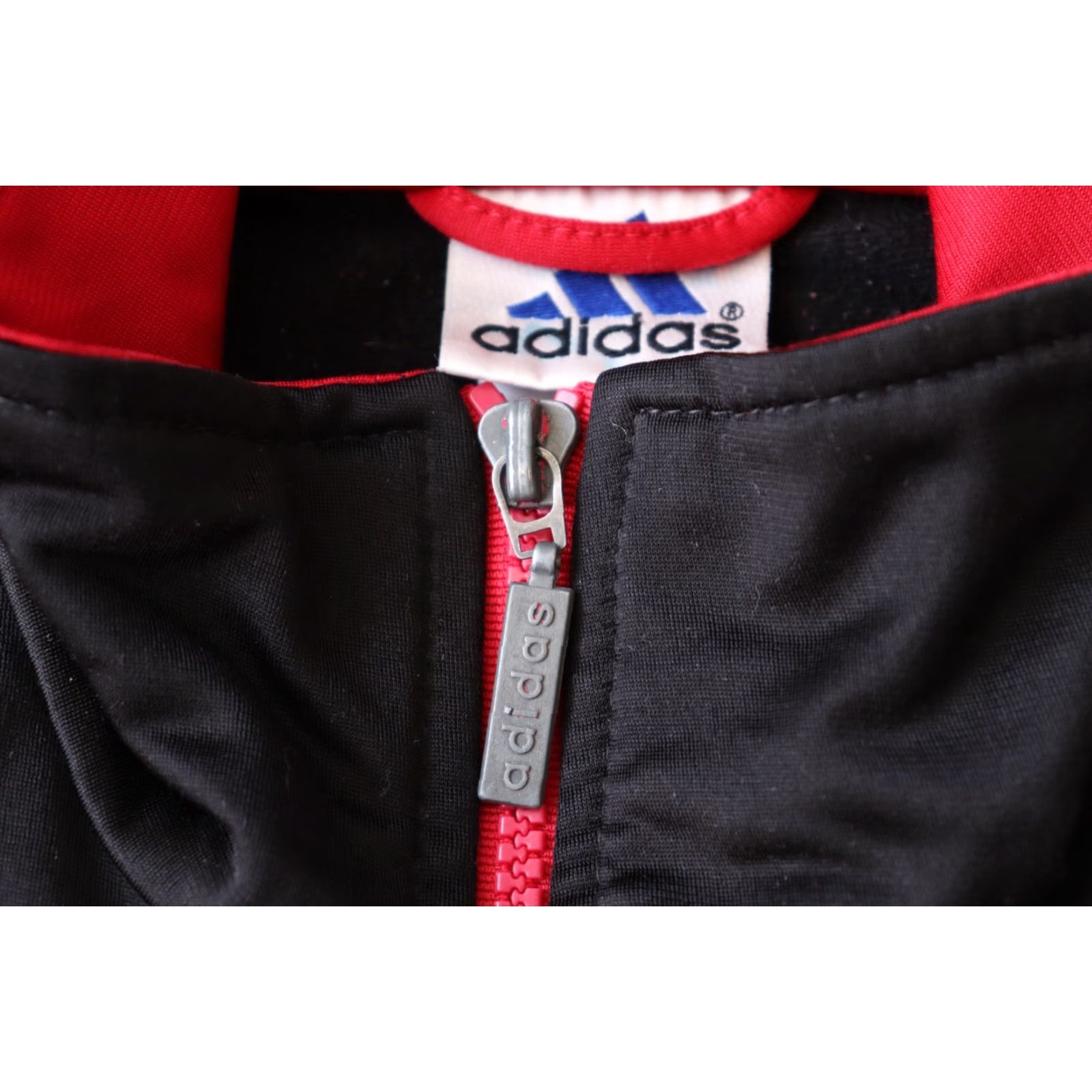 Adidas ADIDAS VINTAGE Football Jacket JERSEY 1996/1998 RED BLACK D3 MENS SMALL 90's Size US S / EU 44-46 / 1 - 3 Thumbnail