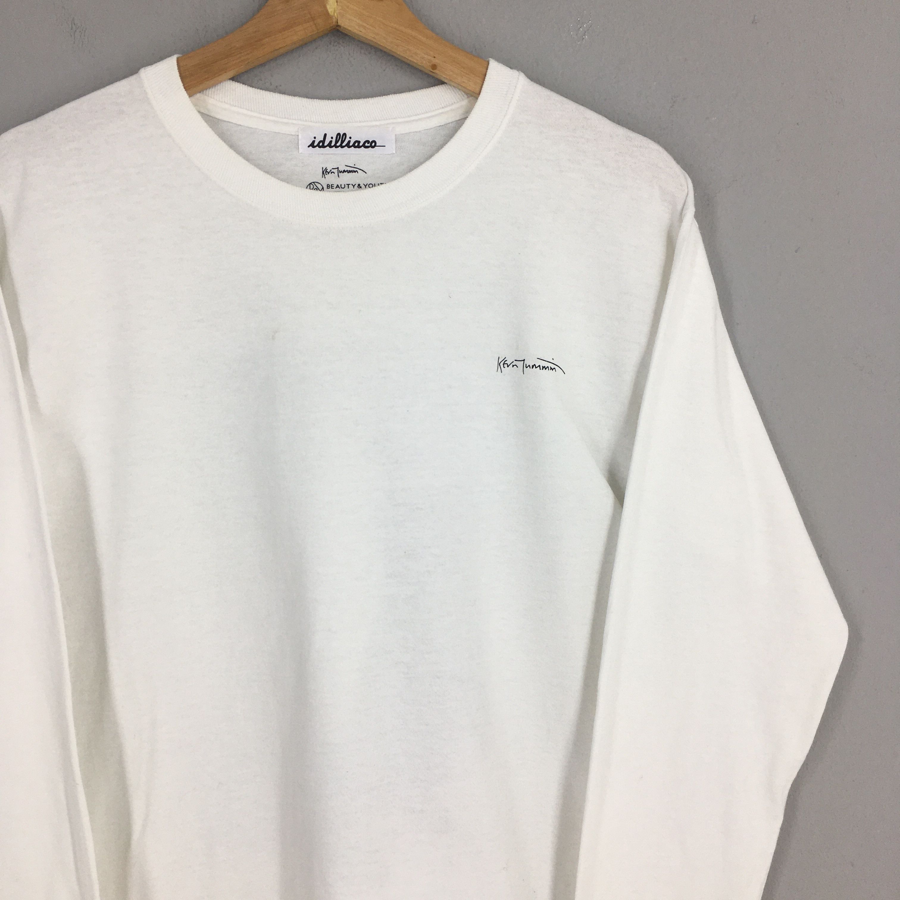 Band Tees Y2K Bjork Icelandic Singer White Longsleeve T shirt Small Size US S / EU 44-46 / 1 - 4 Thumbnail