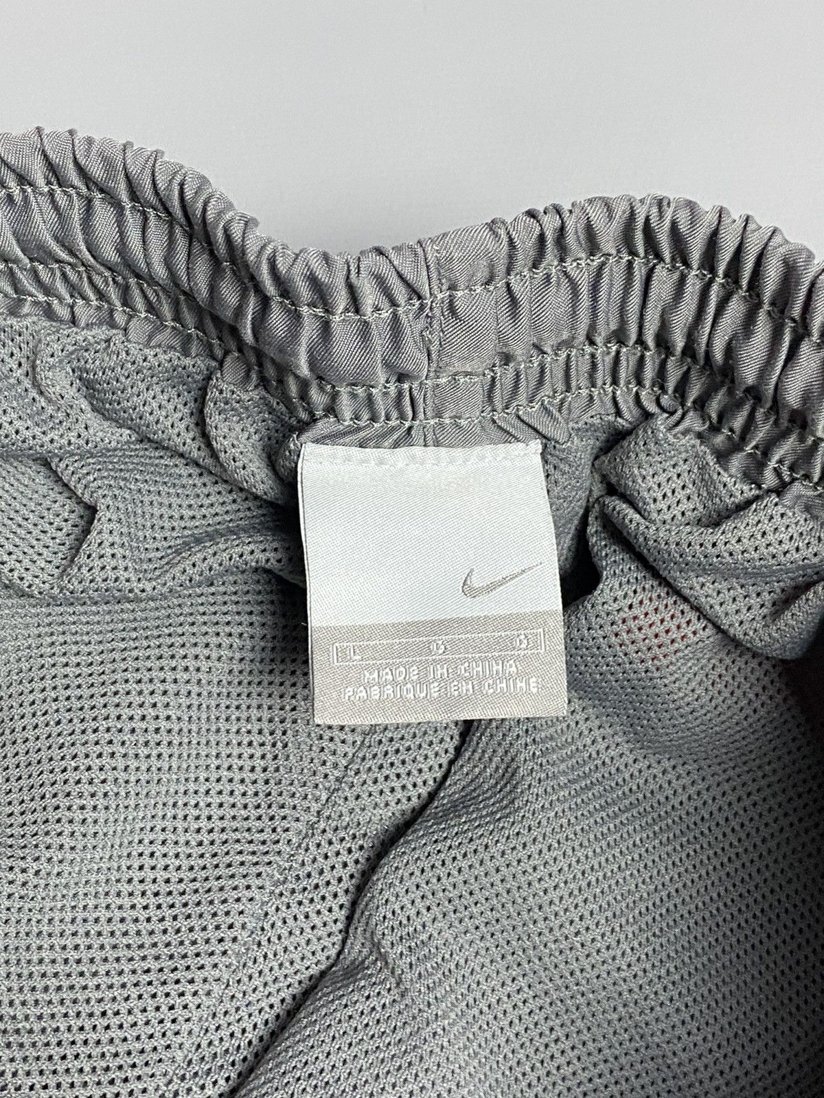 Vintage Vintage Nike MMIV 04 Gray Nylon Polyester Track Pants Size L Size US 36 / EU 52 - 11 Thumbnail