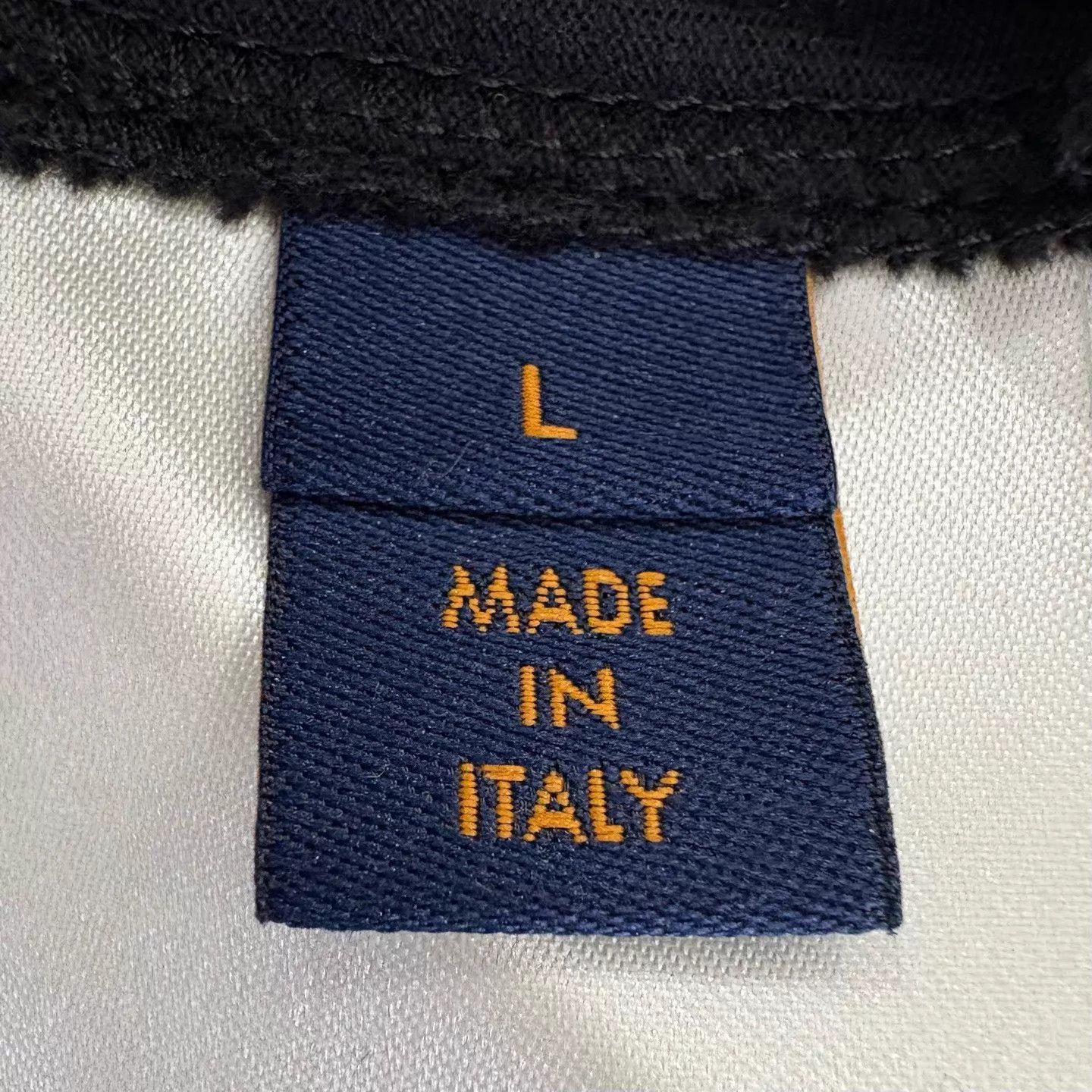 Louis Vuitton LOUIS VUITTON embossed logo short sleeve t-shirt L 99 Size US L / EU 52-54 / 3 - 5 Thumbnail