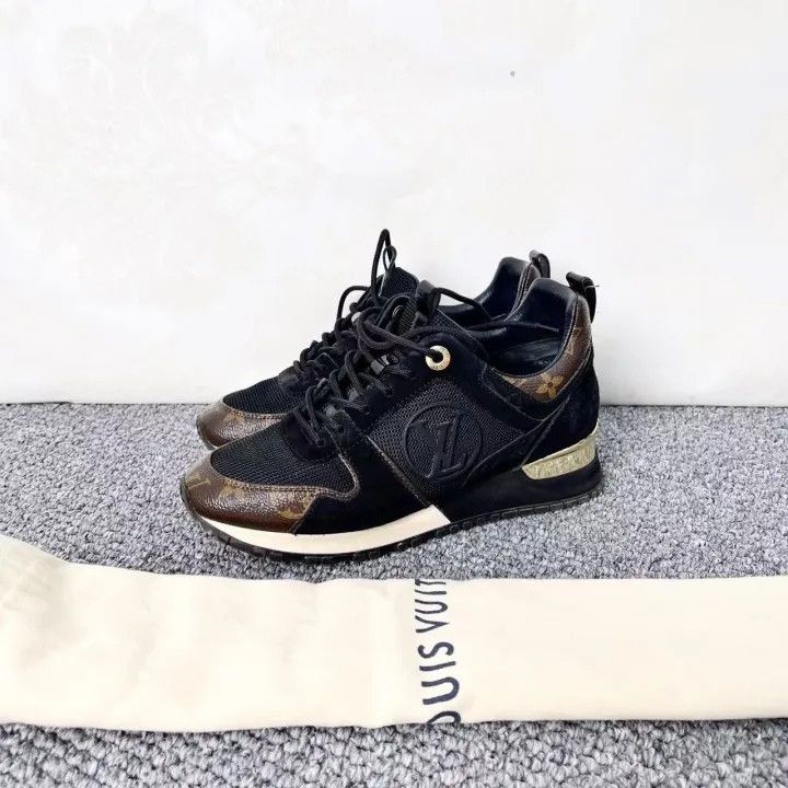 Louis Vuitton Louis Vuitton Black Low-Top Sneakers for Women 0079 Size US 4 / IT 34 - 1 Thumbnail