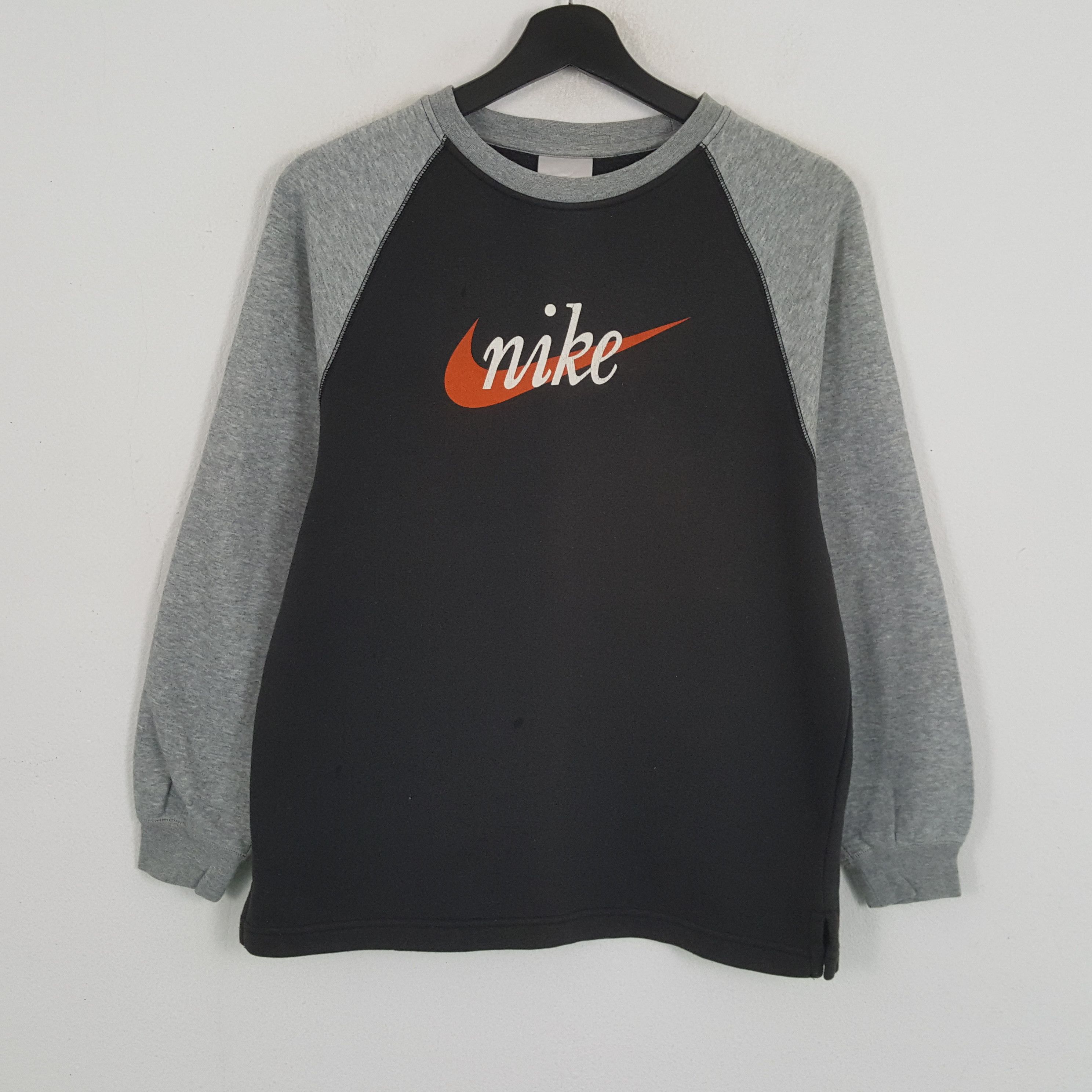 Nike × Vintage NIKE Center Design Streetwear Style Sweatshirt Size US S / EU 44-46 / 1 - 1 Thumbnail