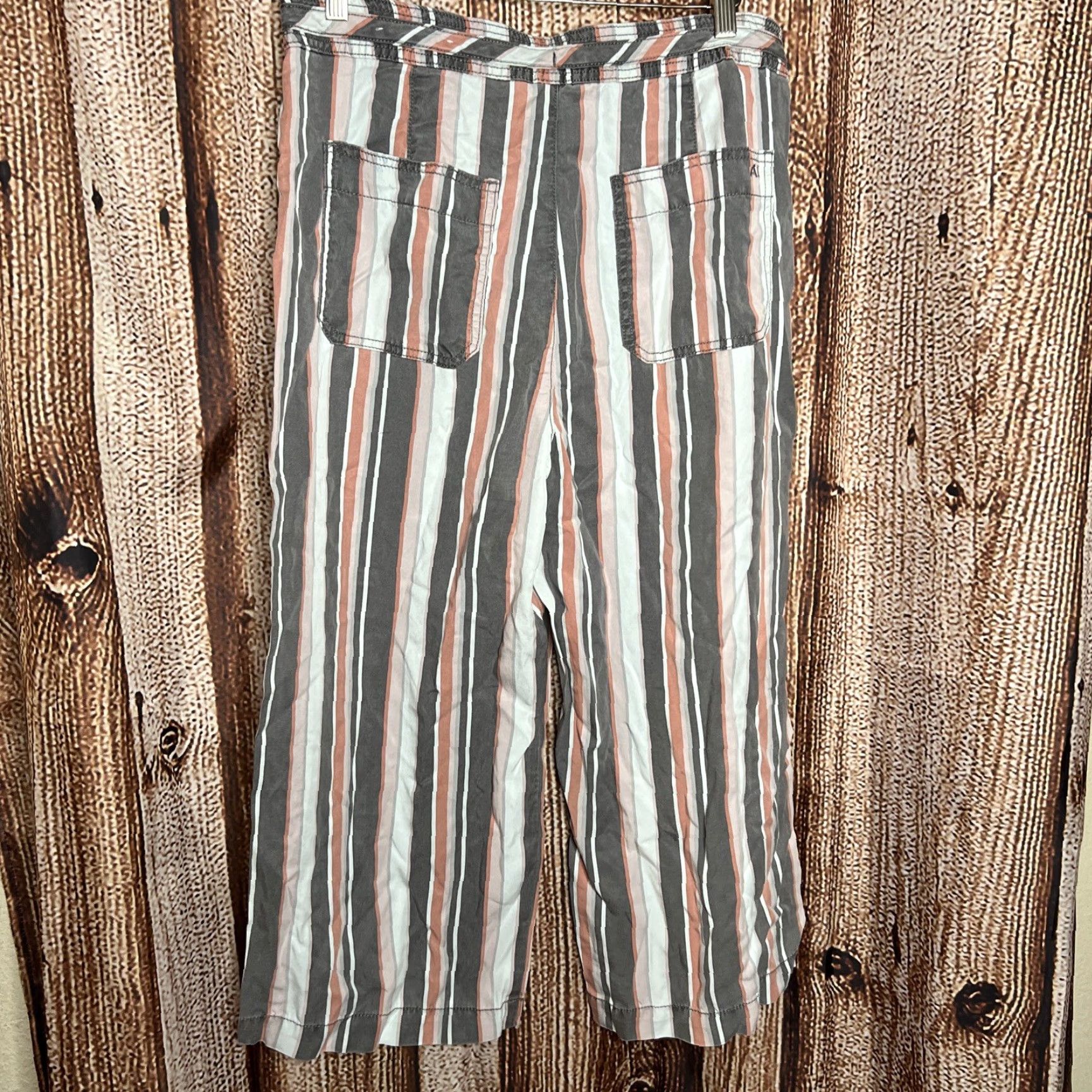American Eagle Outfitters VINTAGE American Eagle Pants Striped Lyocell 12 Short Womens Cropped Gray Hight Rise 短? Size 34" / US 12 / IT 48 - 3 Thumbnail