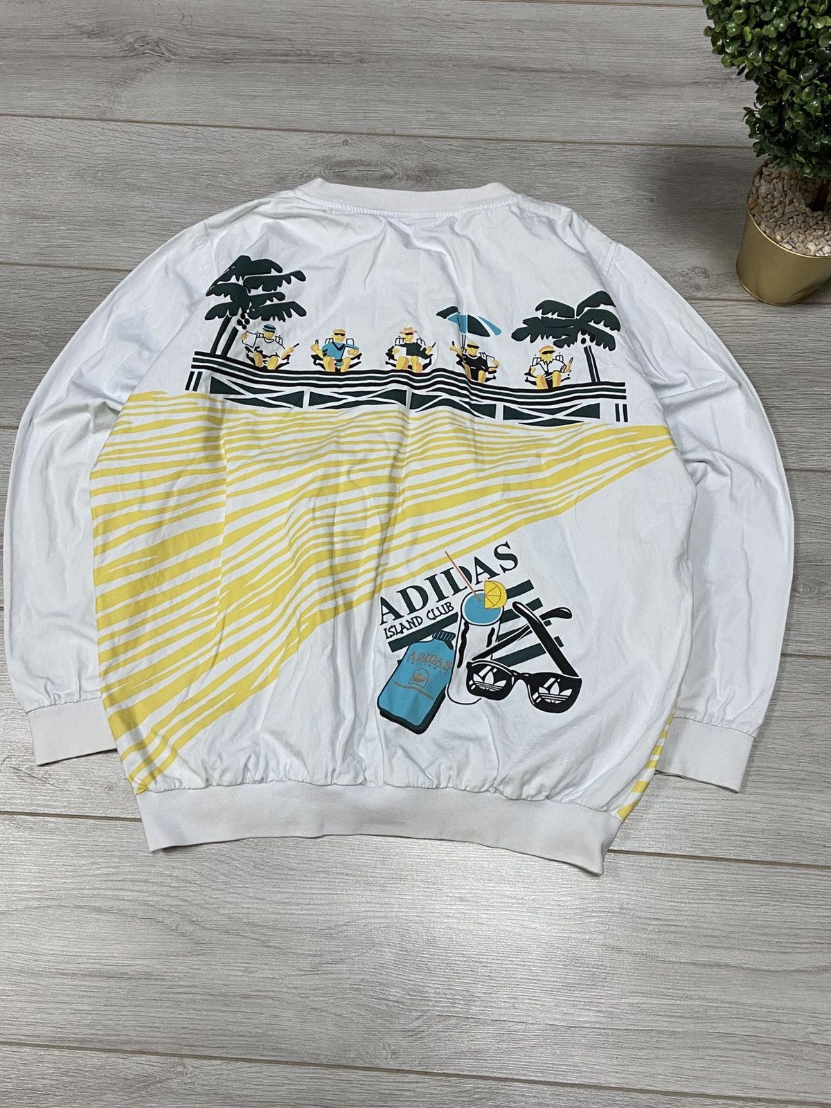 Adidas Adidas RARE Iceland club beach over print sweatshirt Size US L / EU 52-54 / 3 - 10 Thumbnail