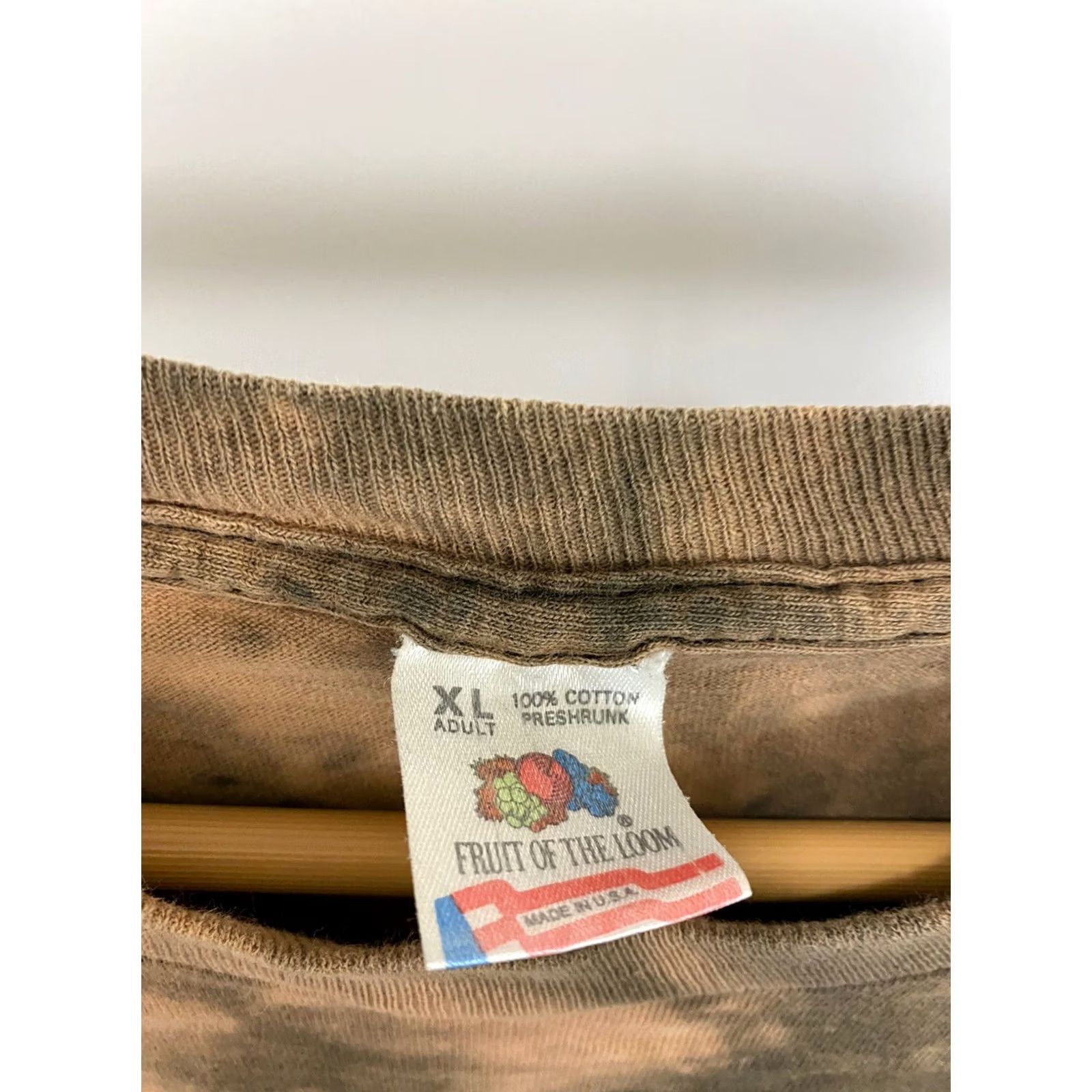 Fruit Of The Loom VINTAGE Fruit Of The Loom T-Shirt XL 90s Bleach Stain Selvedge Pocket Single Stitch Brown Tan Mens Size US XL / EU 56 / 4 - 3 Thumbnail