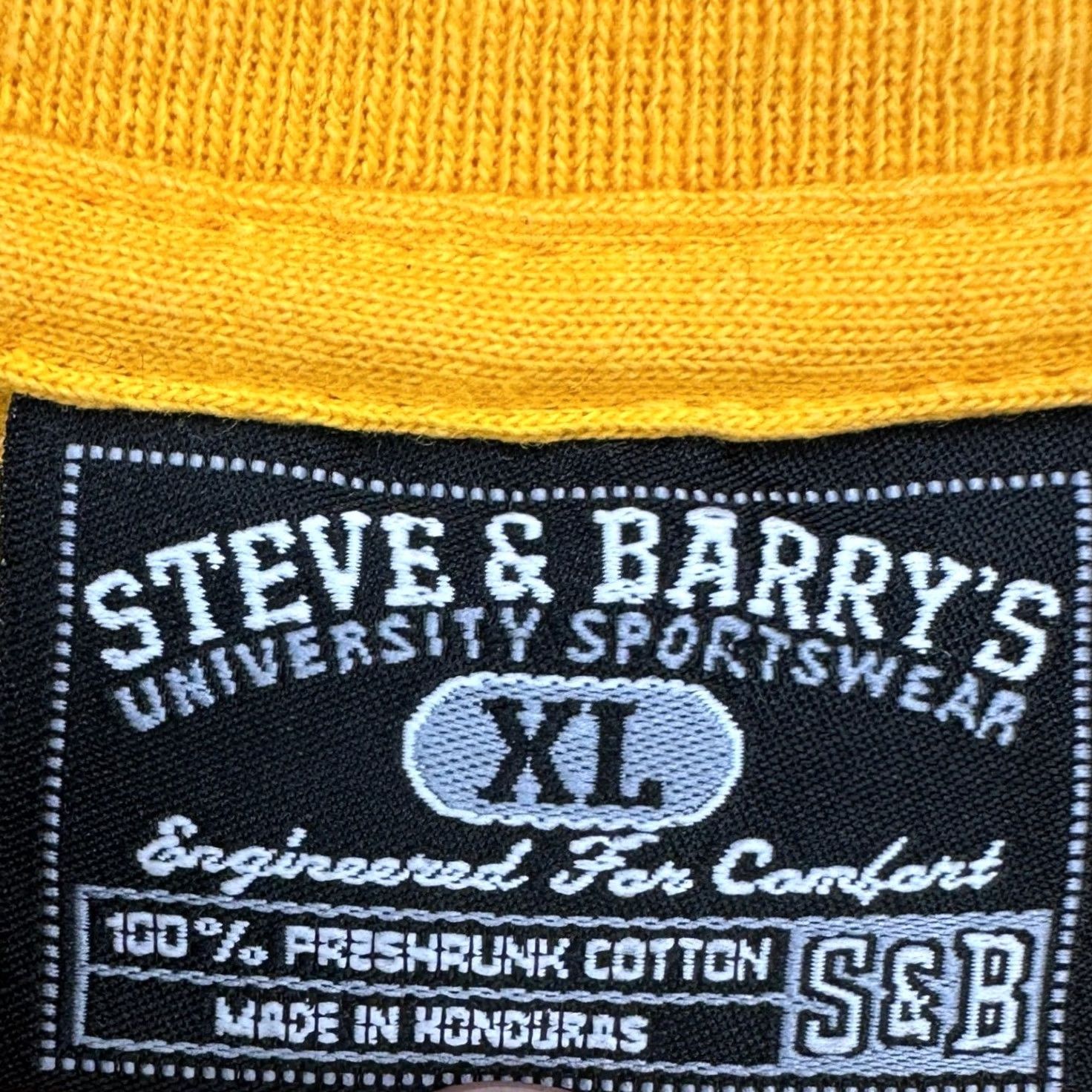 Vintage Michigan Mom T-Shirt XL Yellow Short Sleeve Crew Neck Cotton Steve & Barry's Mens Tee Size US XL / EU 56 / 4 - 4 Thumbnail