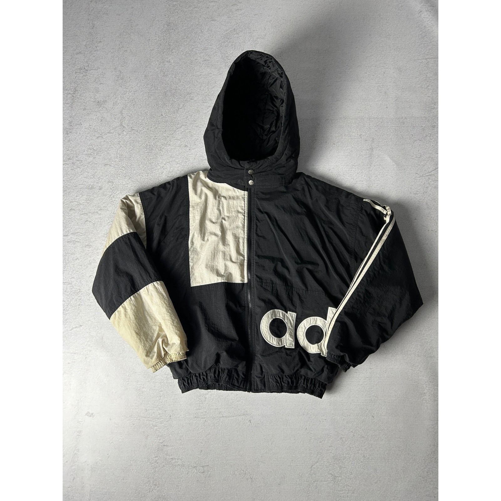 Adidas Vintage Adidas Big Logo Insulated Jacket - Women's Medium Size M / US 6-8 / IT 42-44 - 1 Thumbnail