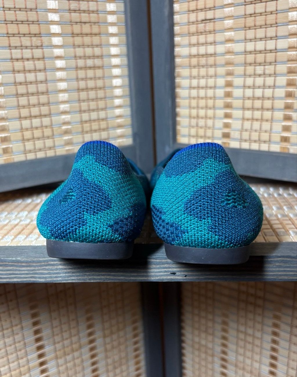 Women's Rothy's Teal Blue Camo The Point II Flats Size 6.5