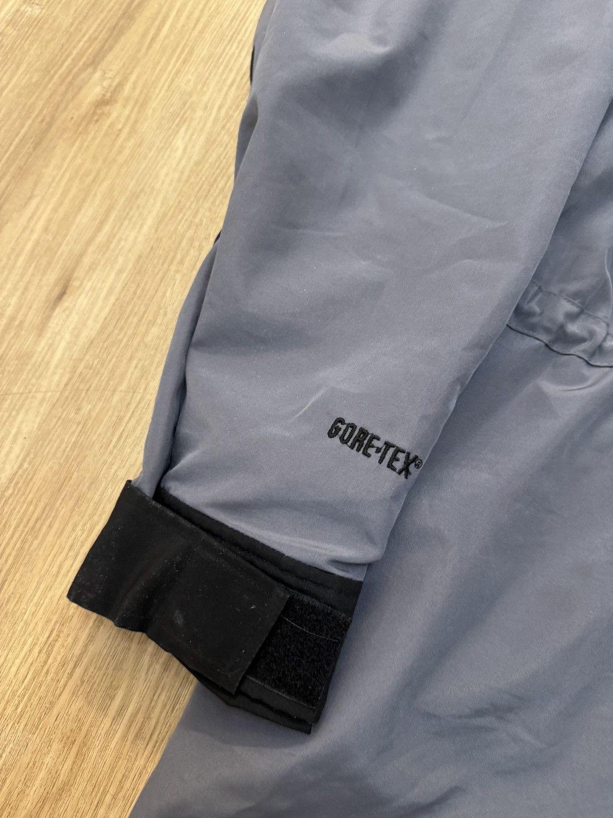The North Face × Vintage The North Face Gore-Tex GTX Vintage 1990s Mountain Jacket L Size US L / EU 52-54 / 3 - 9 Thumbnail