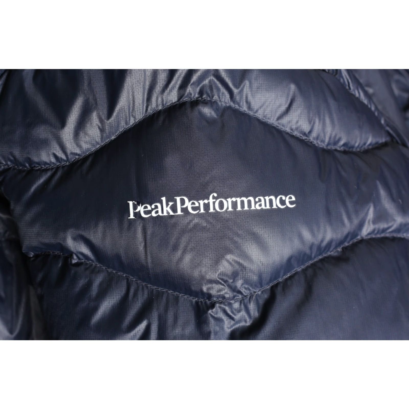 Peak Performance VINTAGE PEAK PERFORMANCE HELIUM Down Puffer Jacket Men XL MJ6441 Size US XL / EU 56 / 4 - 7 Thumbnail