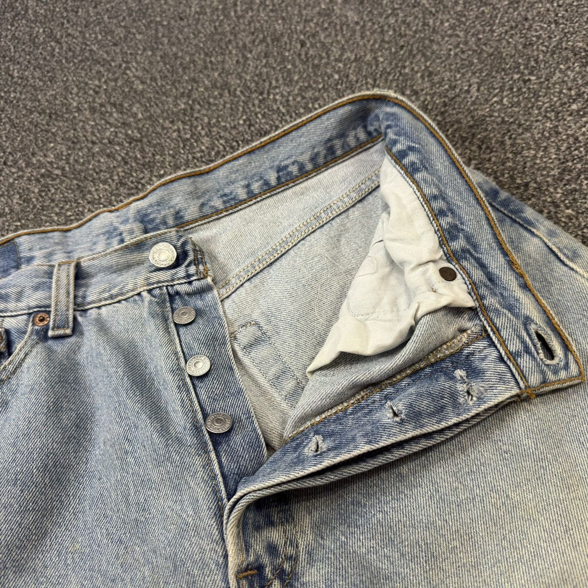 Levi's Vintage Clothing Vintage 1998 Levis 501 Aging Faded Dirty Denim Made in USA Size US 32 / EU 48 - 14 Thumbnail