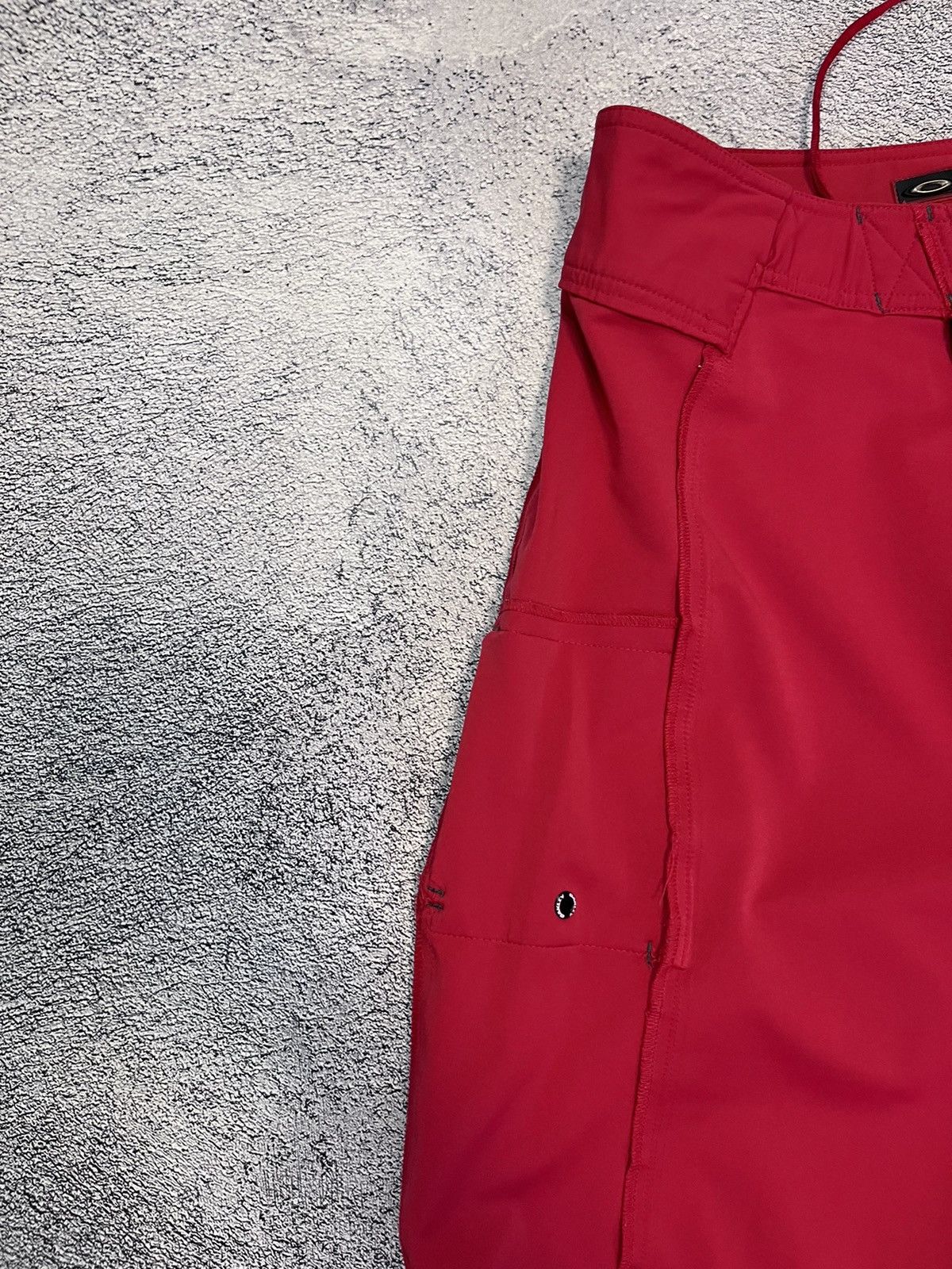Oakley Oakley Vintage Board Shorts Red Size 33 Surf Zip Pocket Logo Size US 33 - 10 Thumbnail