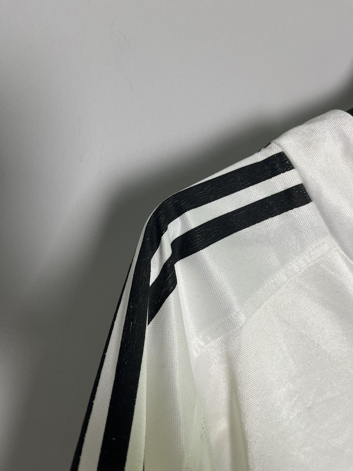 Adidas RARE REAL MADRID ADIDAS VINTAGE LONGSLEEVE SOCCER JERSEY Size US L / EU 52-54 / 3 - 11 Thumbnail