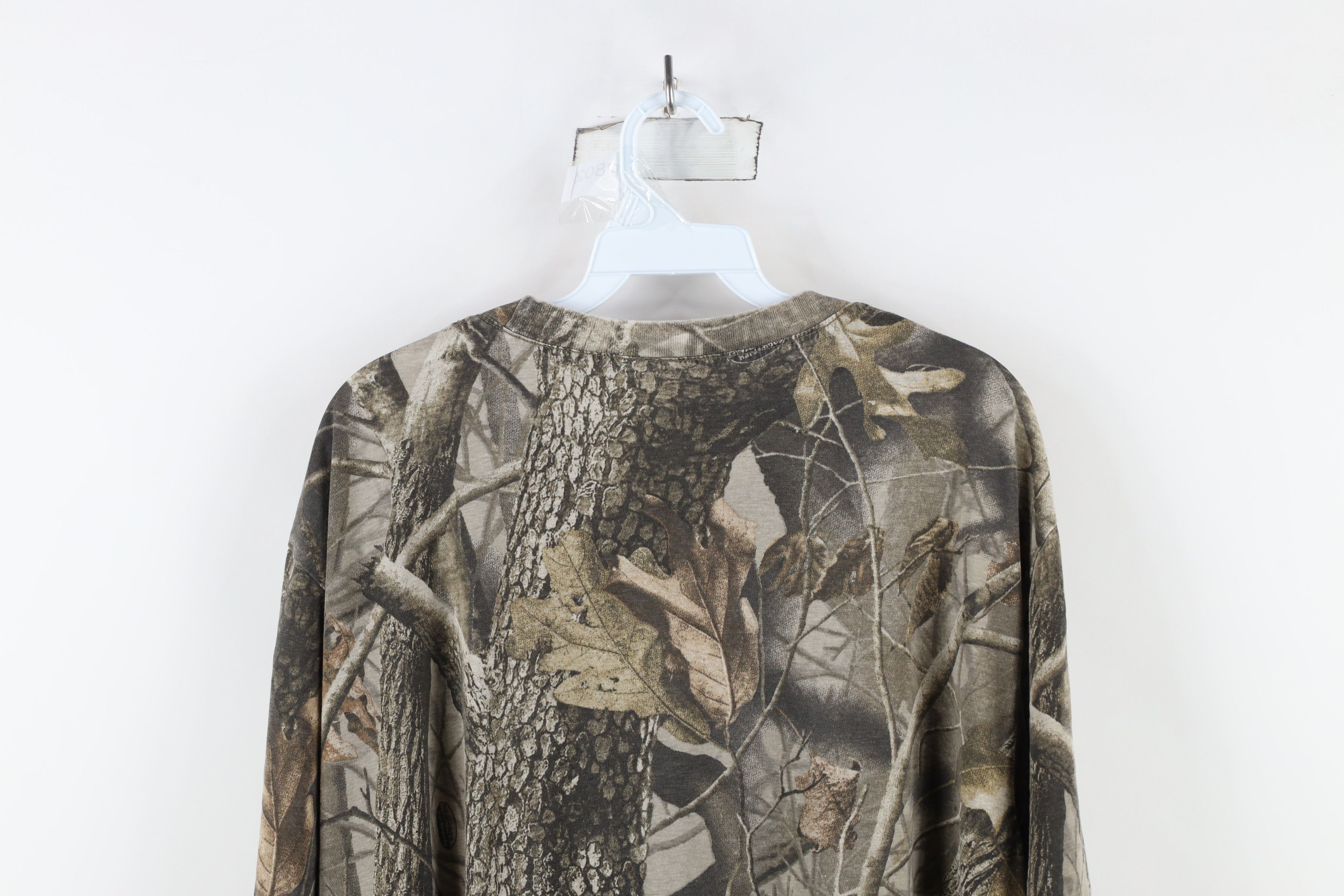 Vintage Vintage 90s Streetwear Realtree Camouflage Pocket T-Shirt Size US XXL / EU 58 / 5 - 13 Thumbnail