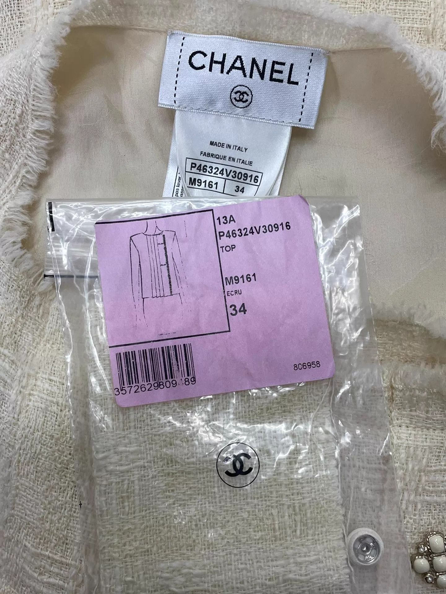 Chanel Chanel Edinburgh Sleeveless Ivory 34 Removable 2 Brooches Size XS / US 0-2 / IT 36-38 - 4 Thumbnail