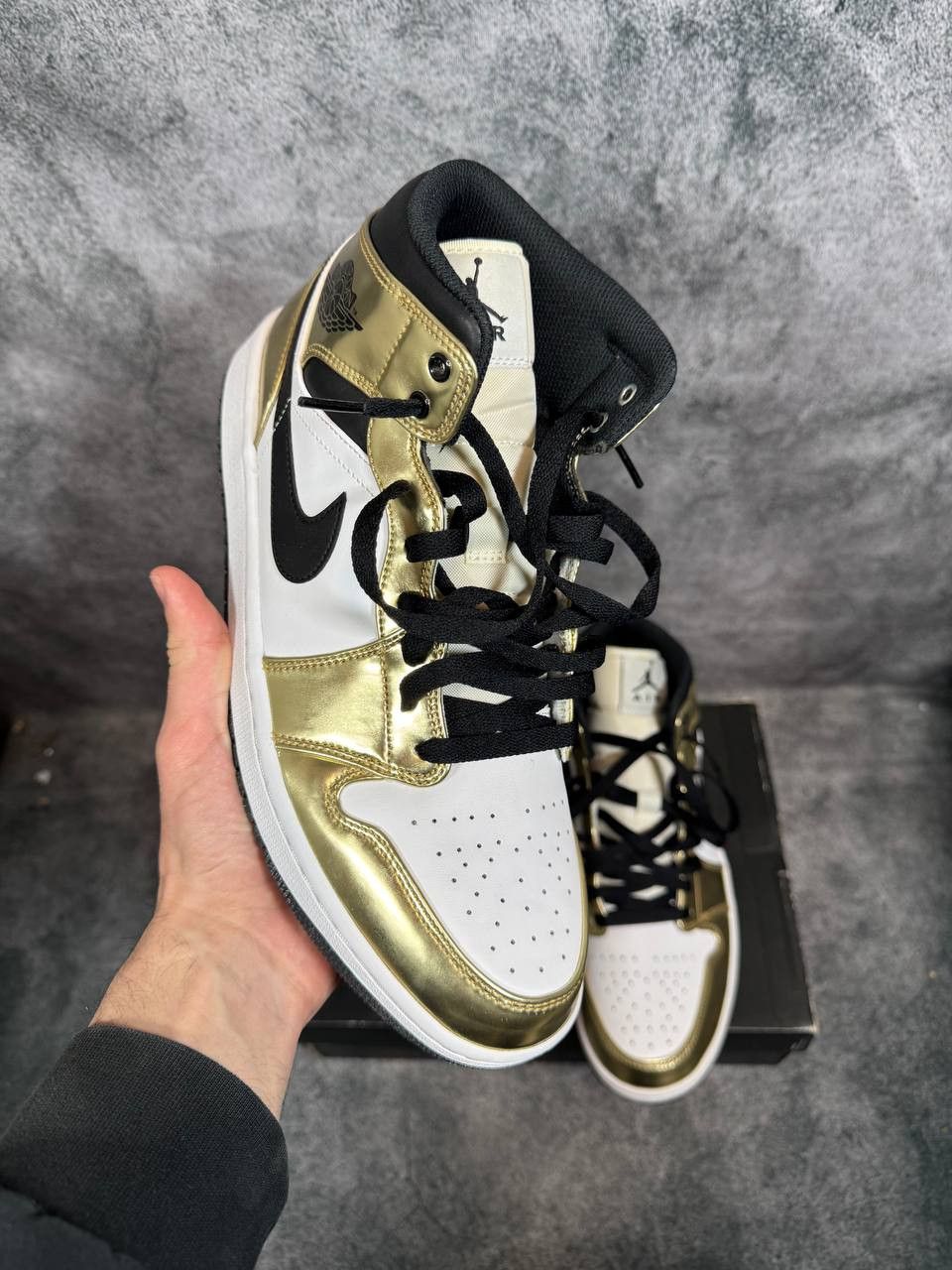 Jordan Brand Size 10.5 | Jordan 1 Metallic Gold Box | Pre-Owned Size US 10.5 / EU 43-44 - 1 Thumbnail