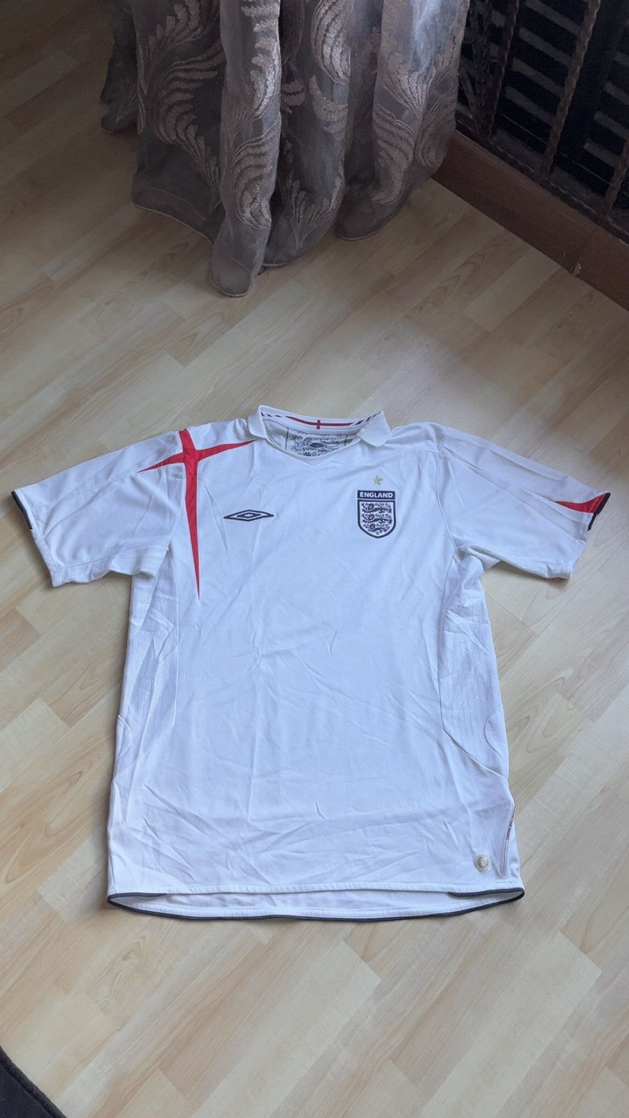 Umbro England 2005-07 Home Kit Size US L / EU 52-54 / 3 - 1 Thumbnail