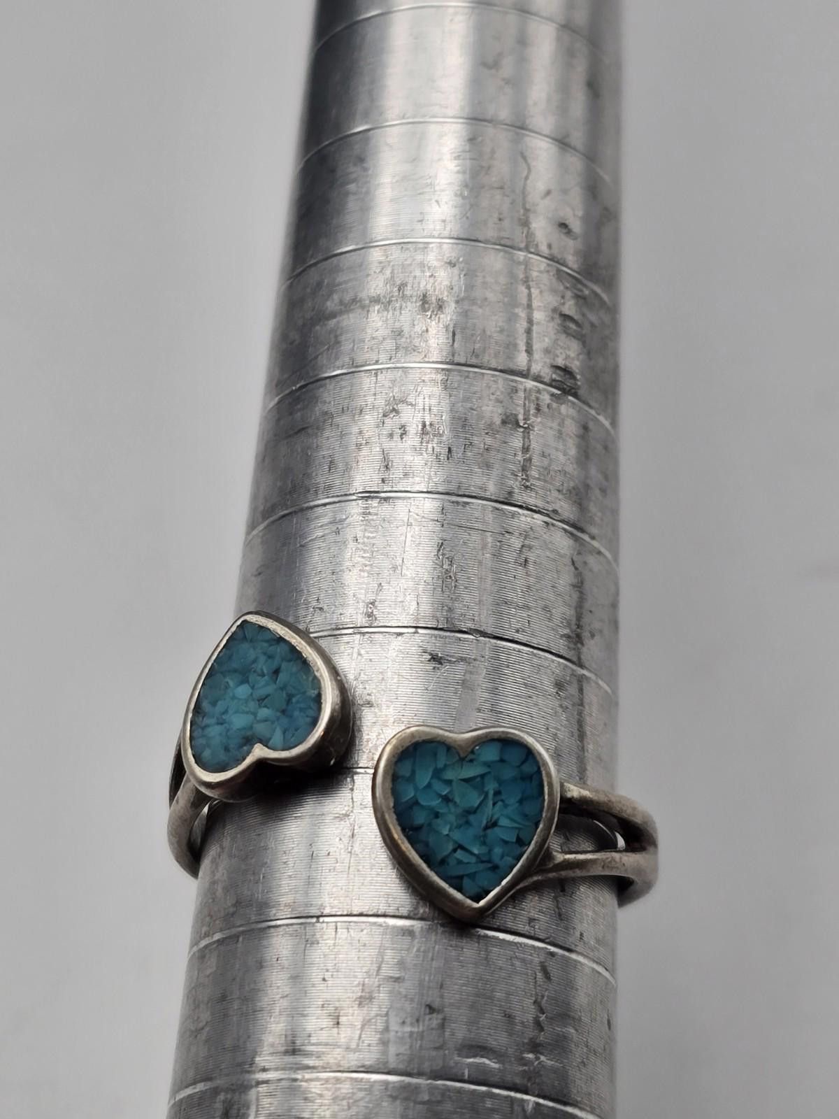 Other Sterling Silver Ring Sz 8 Turquoise Chip Inlay Double Heart Size ONE SIZE - 4 Thumbnail