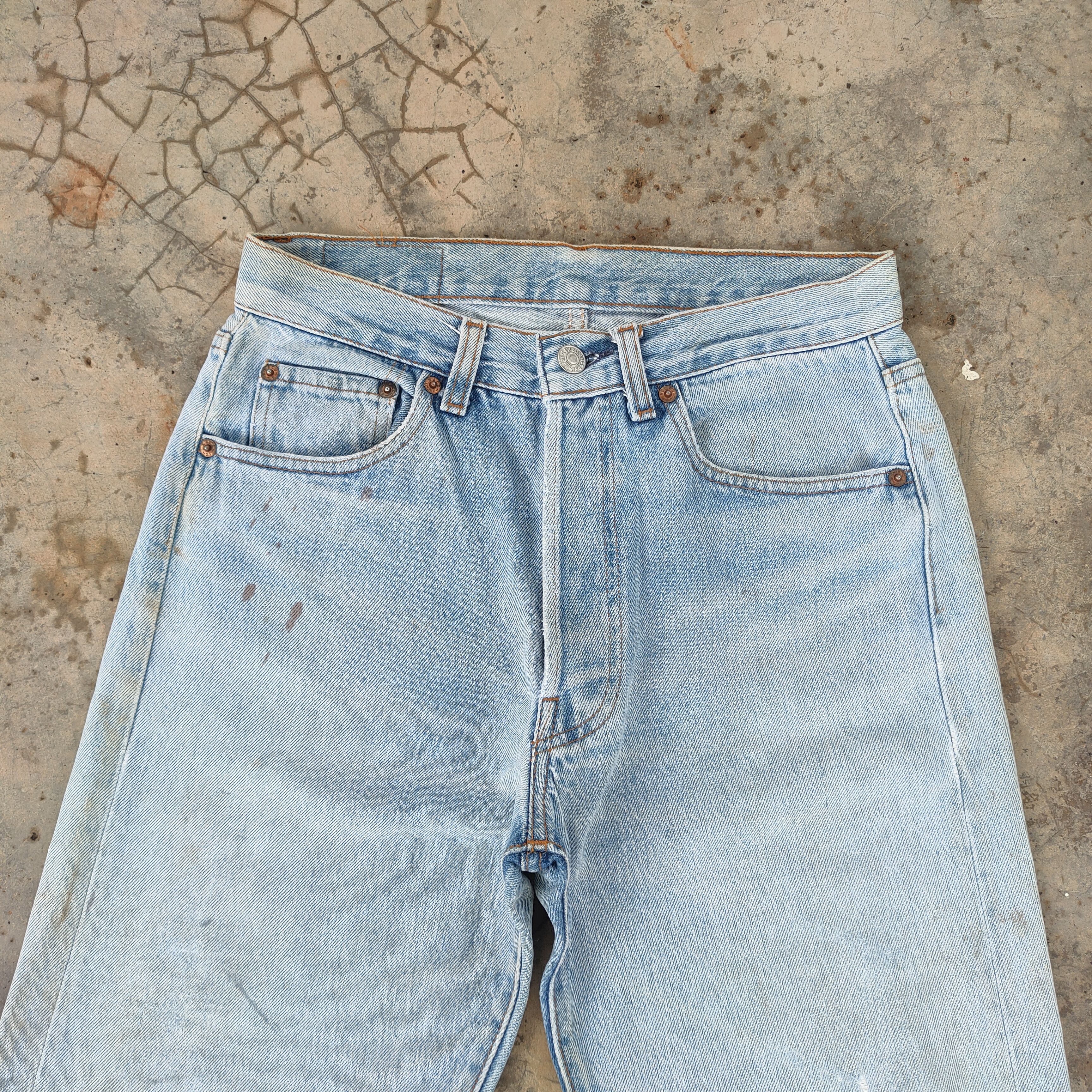 Levi's Vintage Clothing VINTAGE LEVI'S 501 90’ FADED DISTRESSED JEANS DENIM PANTS Size US 28 / EU 44 - 3 Thumbnail