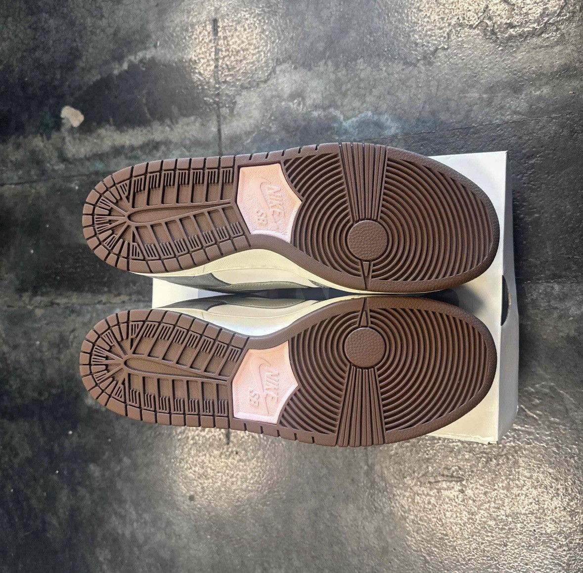 Nike Dunk Low SB Yuto Size US 12 / EU 45 - 5 Thumbnail