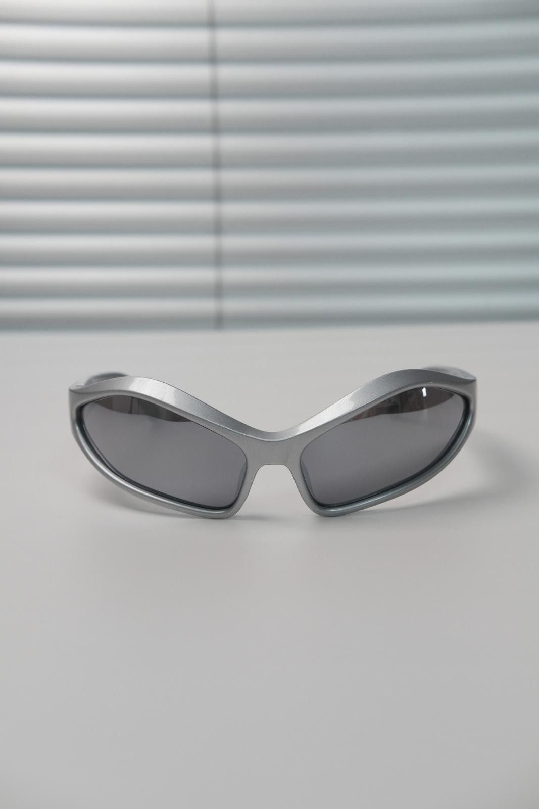 Japanese Brand Vtg Y2k Avant Garde Future Sunglasses Silver Unisex One Size Size ONE SIZE - 2 Thumbnail