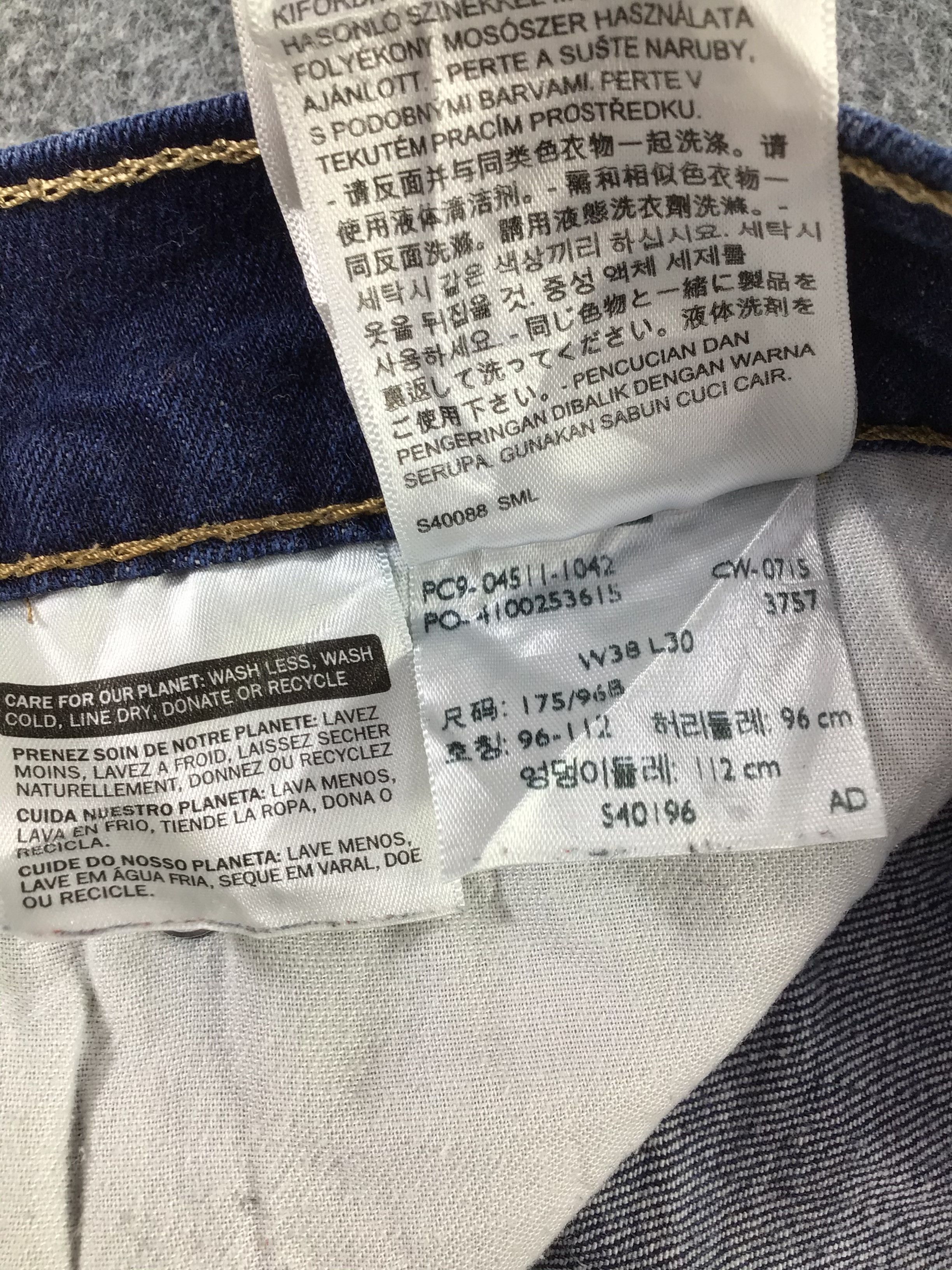 Levi's Vintage Levis 511 Jeans Blue Wash Denim KJ229 Size US 37 - 12 Thumbnail