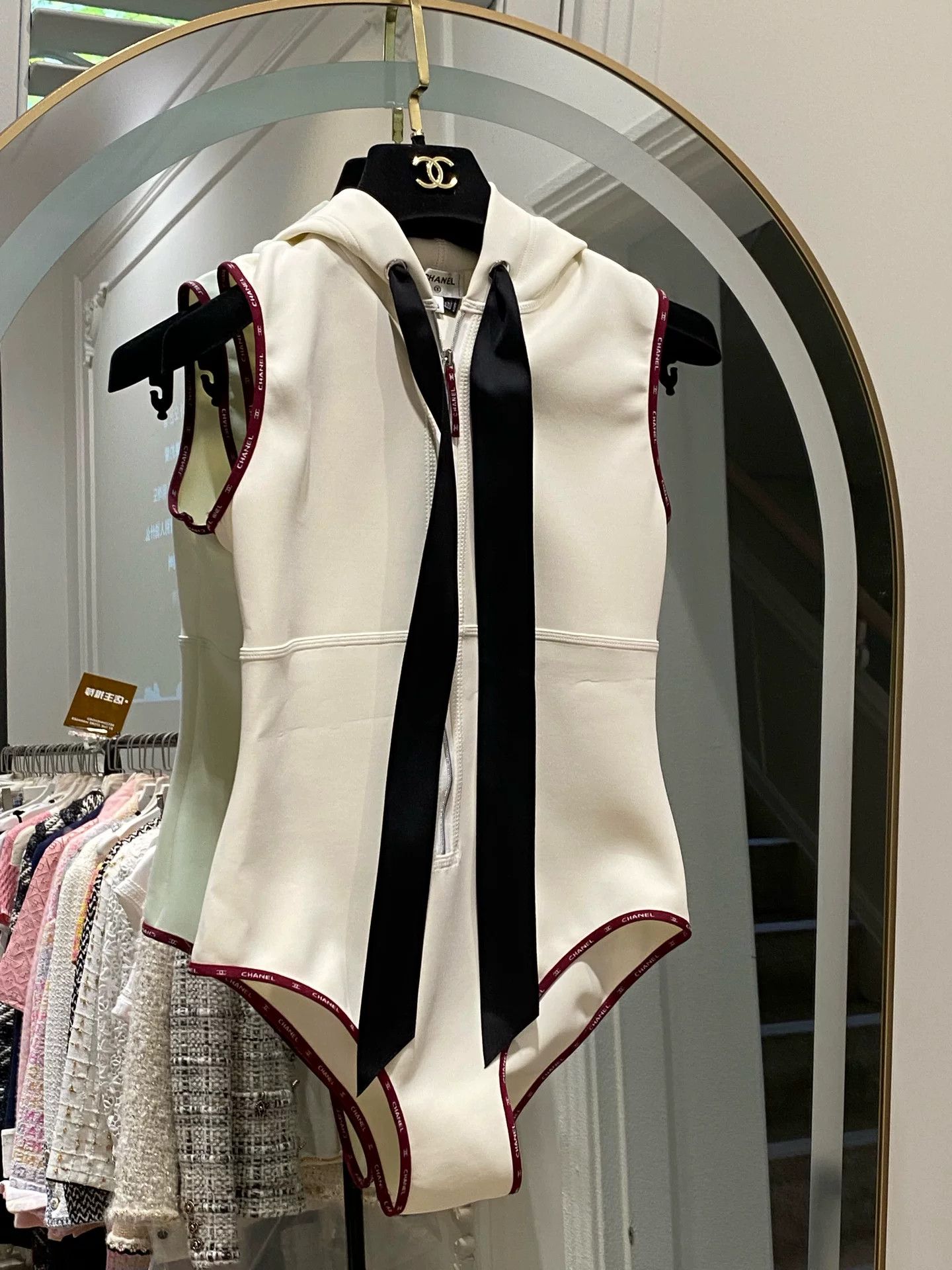 Chanel Chanel White Bow Swimsuit FR36 Size US 36 / EU 52 - 1 Thumbnail