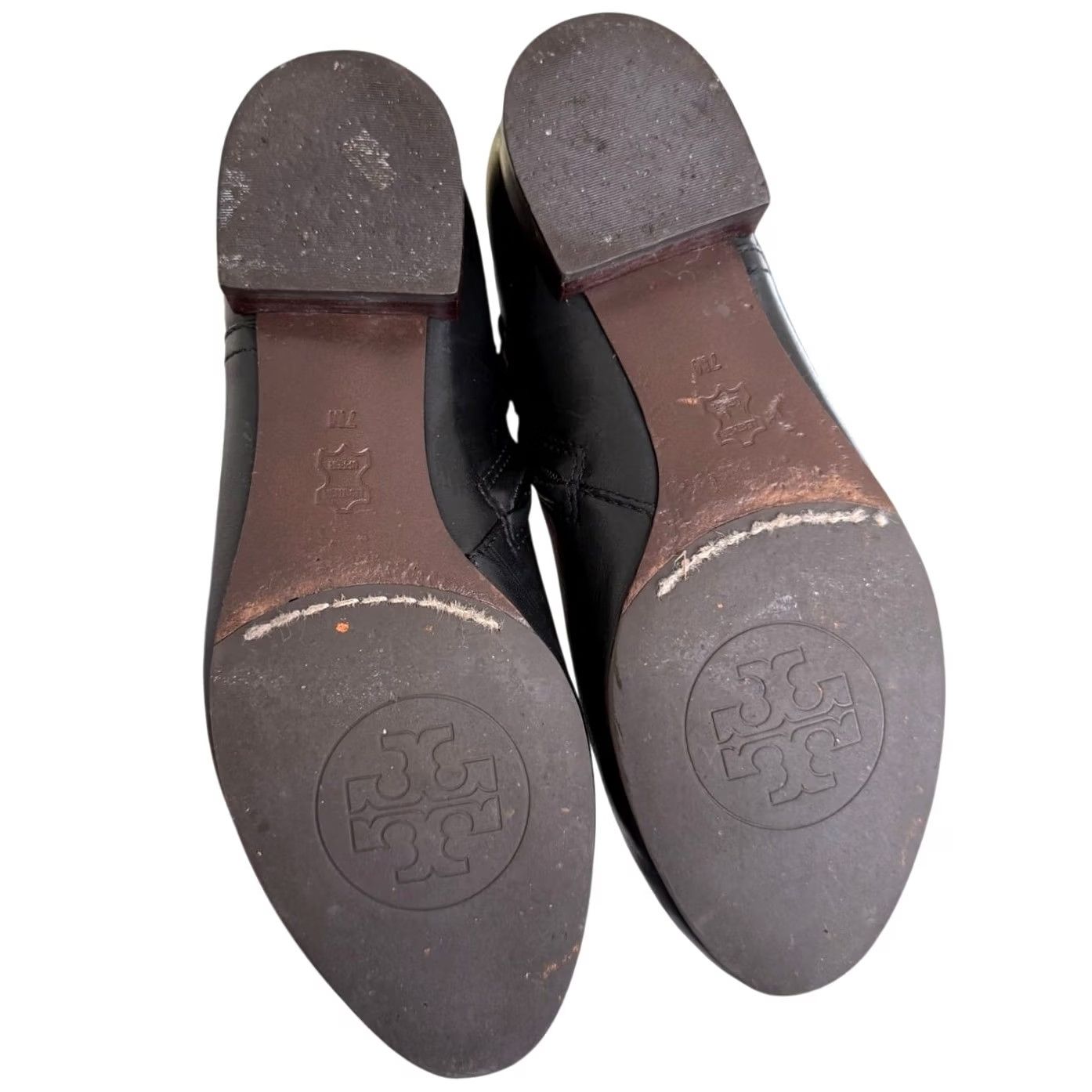 Tory Burch Tory Burch Black Leather Zip Up Ankle Boots 0.75" Gold Logo Detailing - 7 Women's Boots Size US 7 / IT 37 - 4 Thumbnail