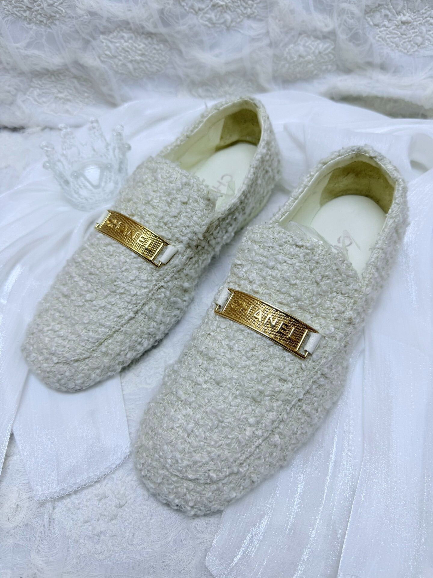 Chanel Chanel Retro Gold Lowtop Sneakers us_6-5 Women Size US 6.5 / IT 36.5 - 1 Thumbnail
