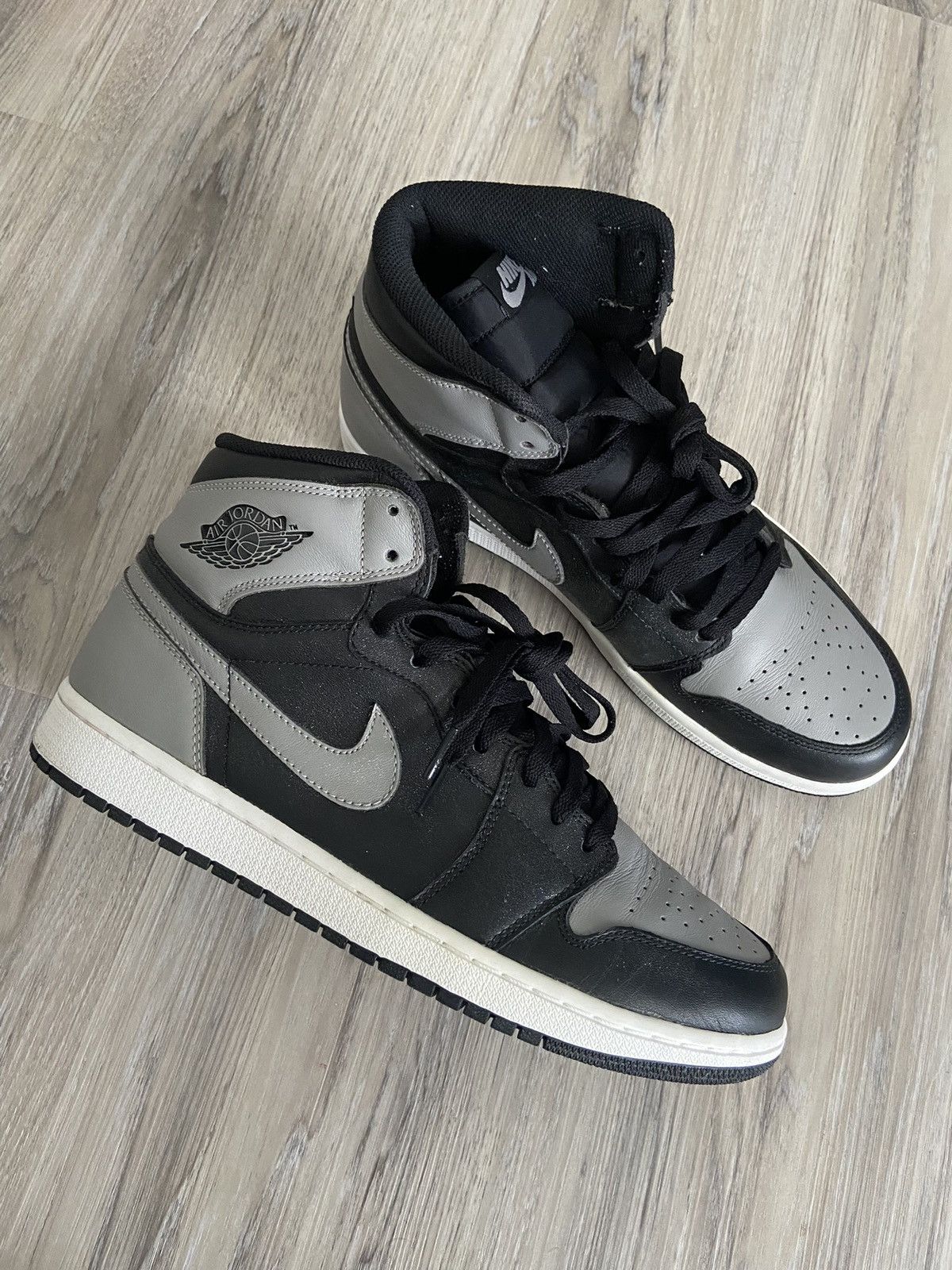 Jordan Brand 2013 Jordan 1 High OG Shadow Size US 11 / EU 44 - 2 Thumbnail