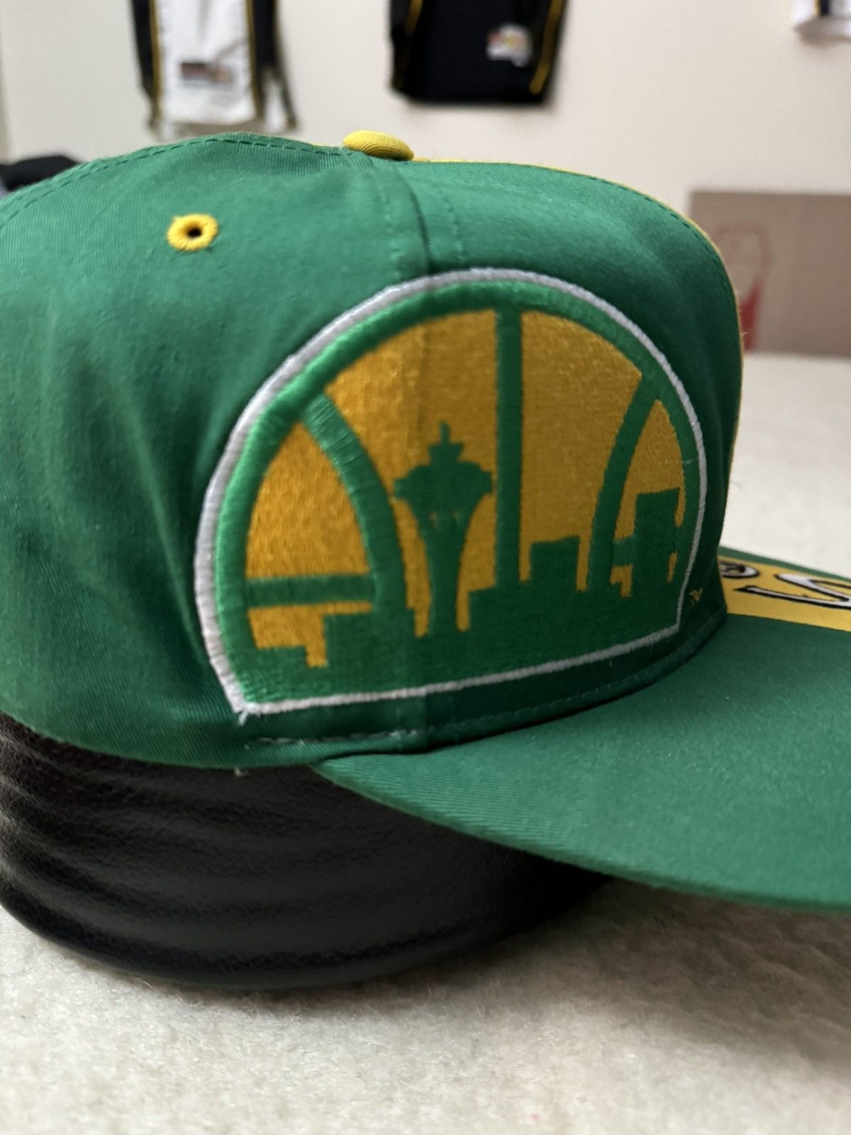 Logo Athletic × NBA × Sports Specialties Sports Specialties Seattle SuperSonics Sonics Hat snapback Size ONE SIZE - 8 Thumbnail