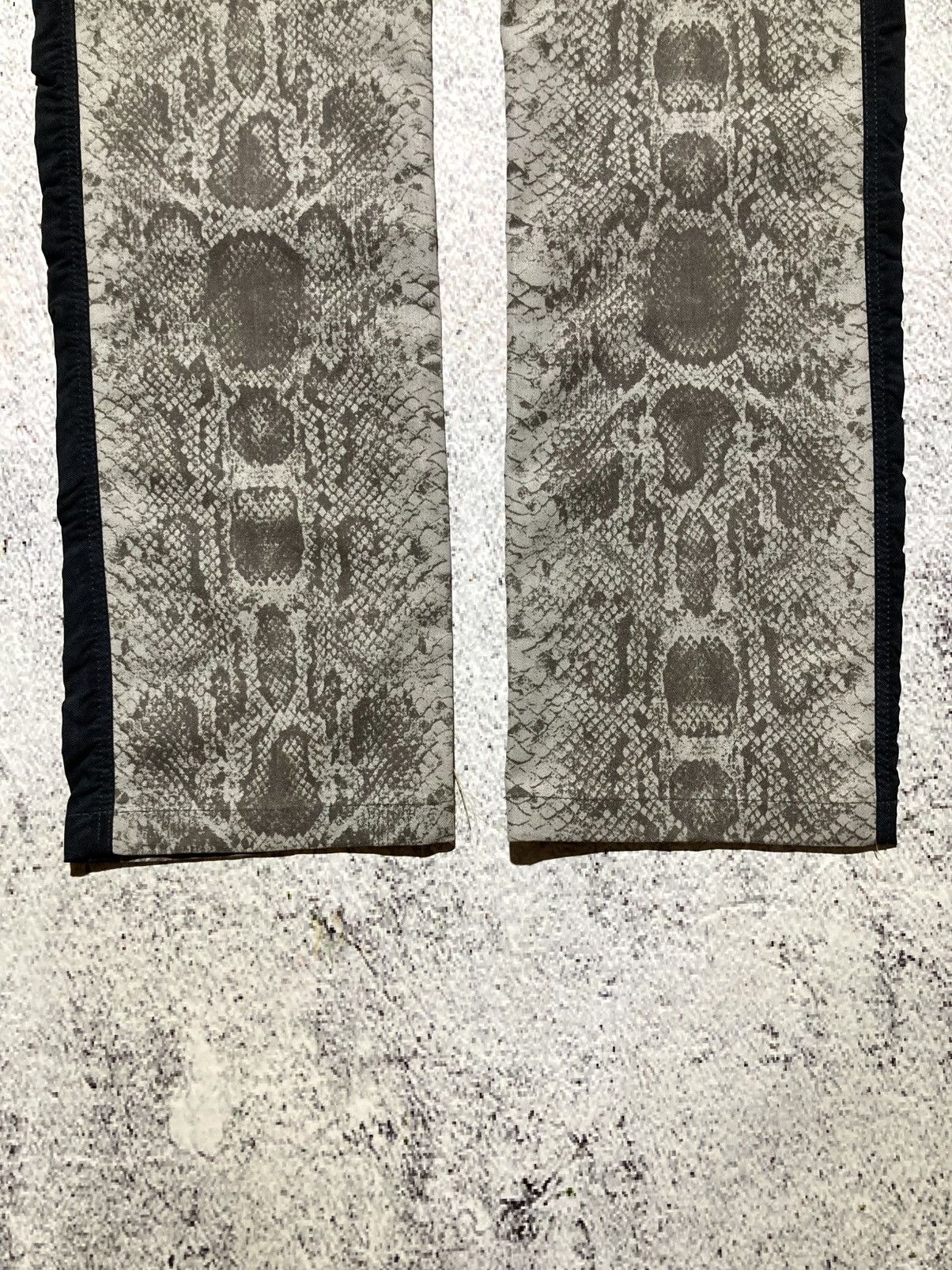 Japanese Brand 2000s BlackYak Snake Skin Pattern Nylon Outdoor Pants Size US 27 - 19 Thumbnail